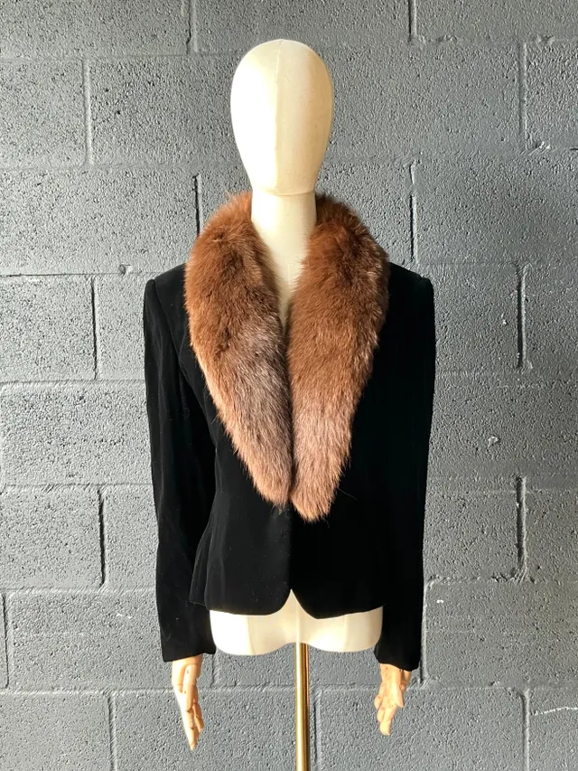 Vintage Gloria Sachs Black Jacket with Fur Trim Collar — additional photo 3