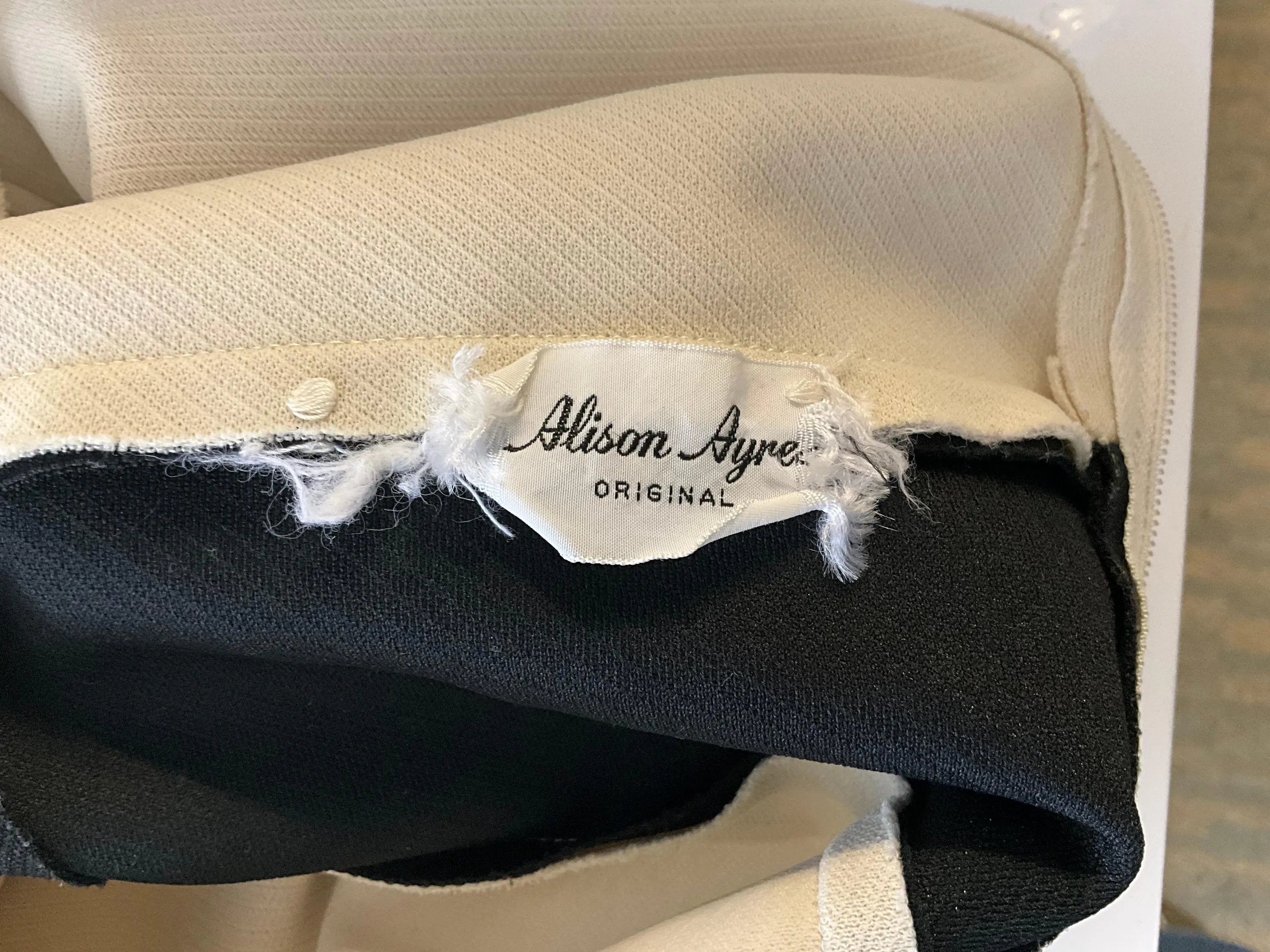 Vintage Alison Ayure Geometric Dress — additional photo 8