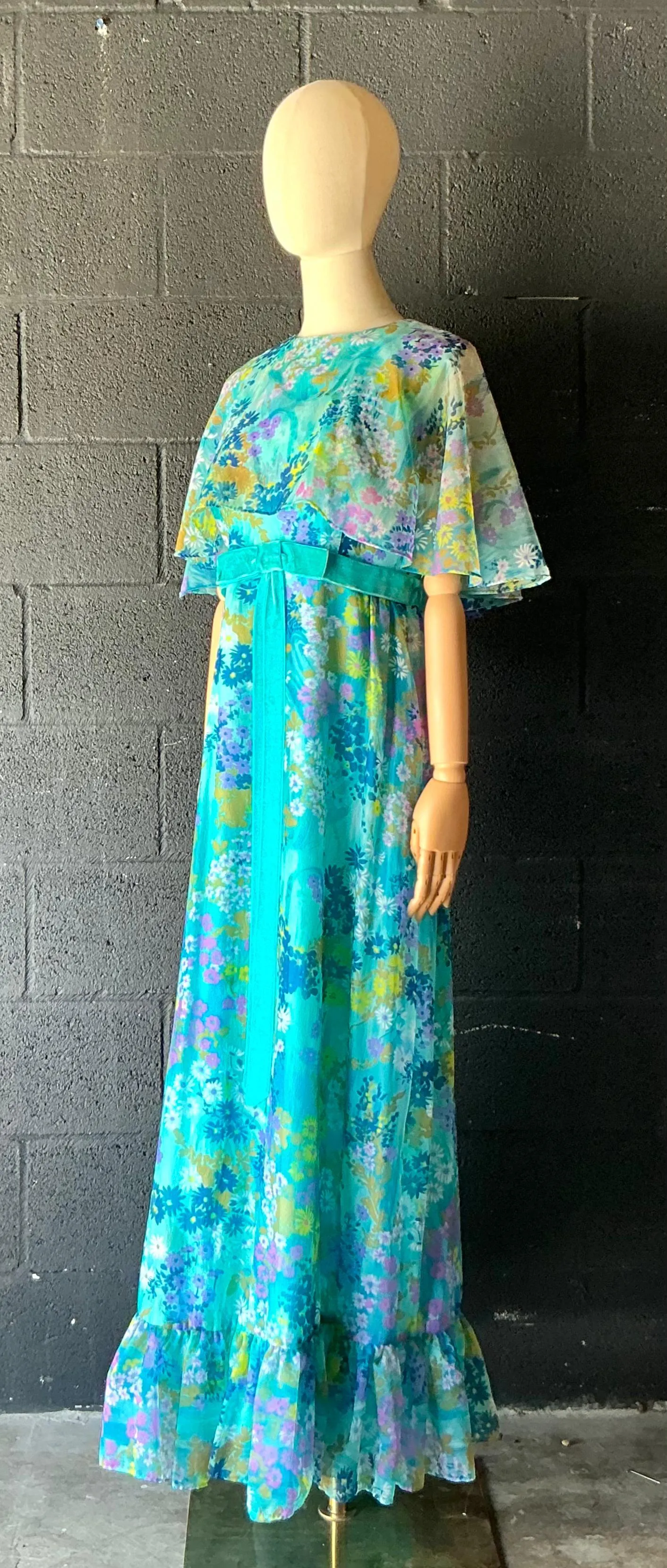 Vintage Blue Floral Dress with Bow — additional photo 2