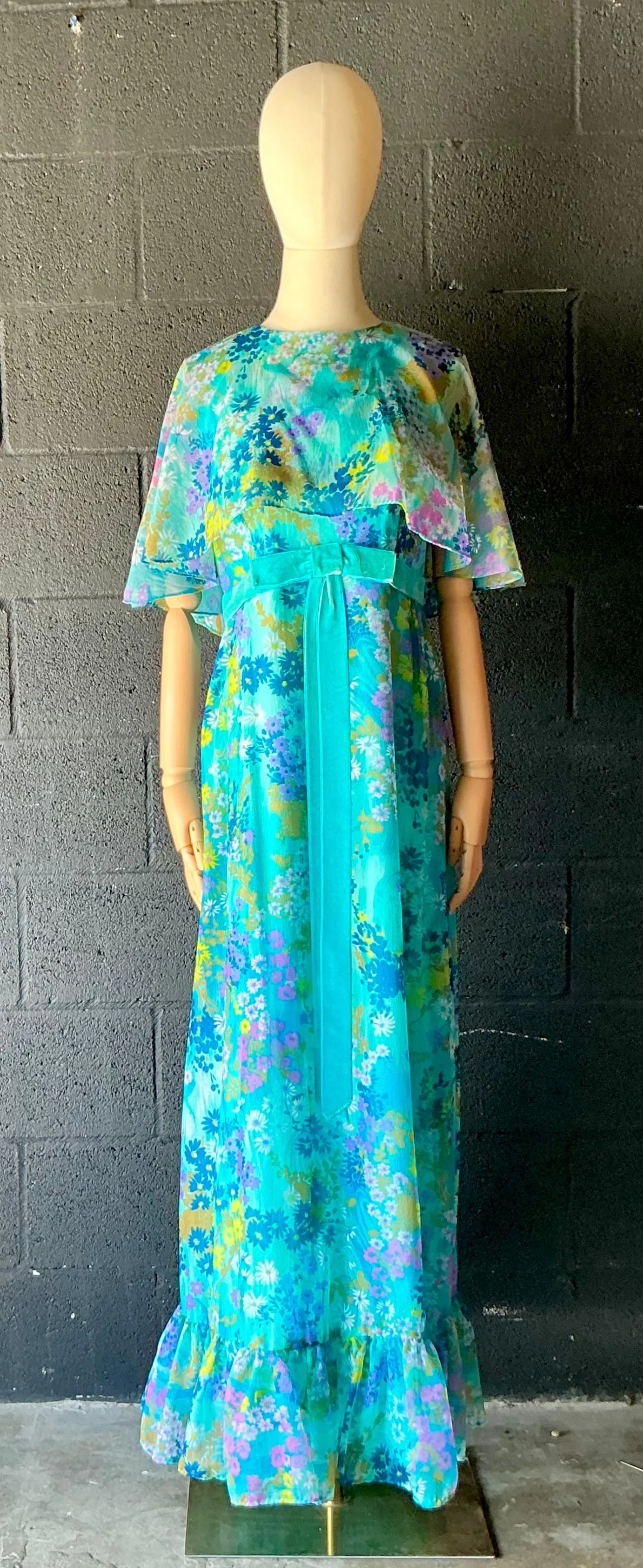 Vintage Blue Floral Dress with Bow — additional photo 1