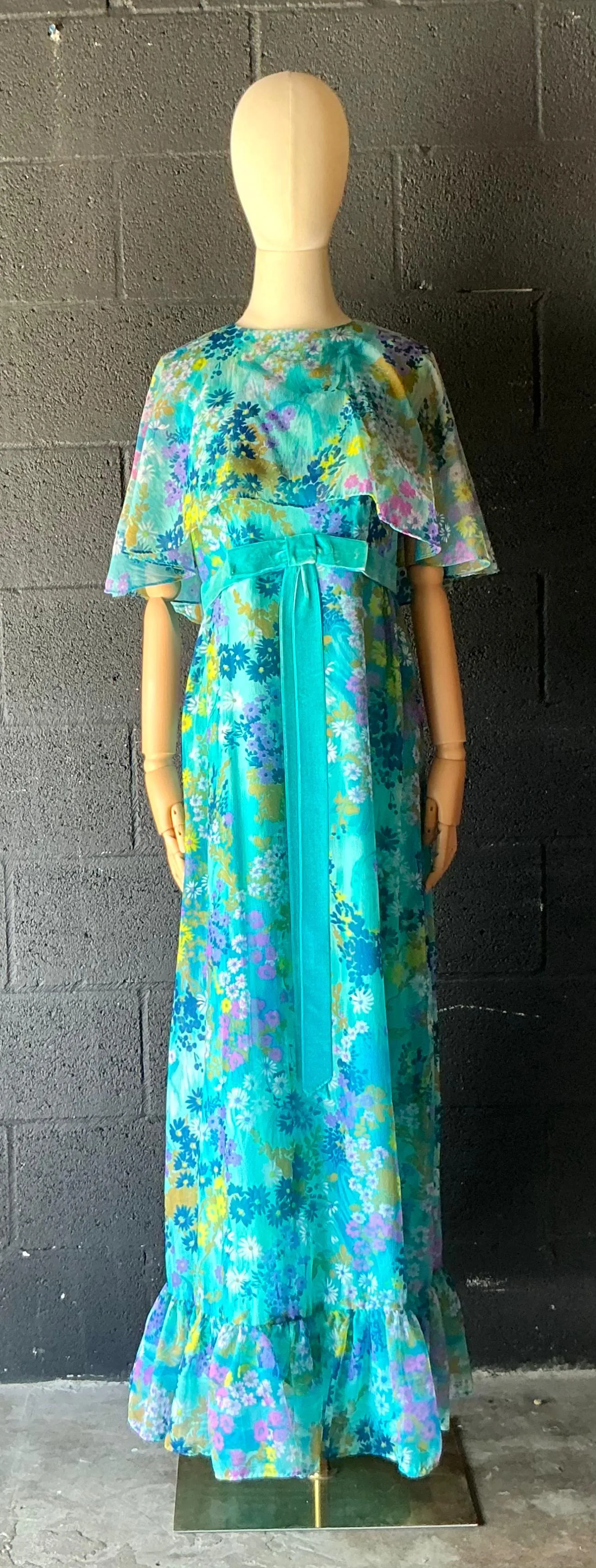 Vintage Blue Floral Dress with Bow — additional photo 3