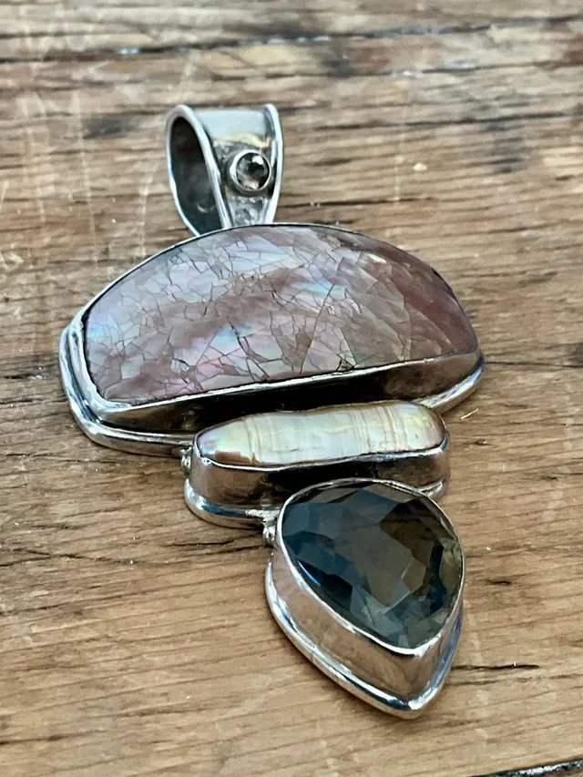 Vintage Boho Smokey Quartz & Mother of Pearl Pendant — additional photo 6