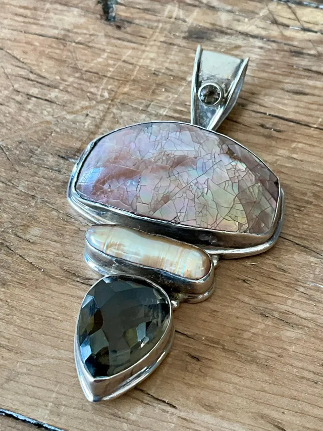 Vintage Boho Smokey Quartz & Mother of Pearl Pendant — additional photo 7