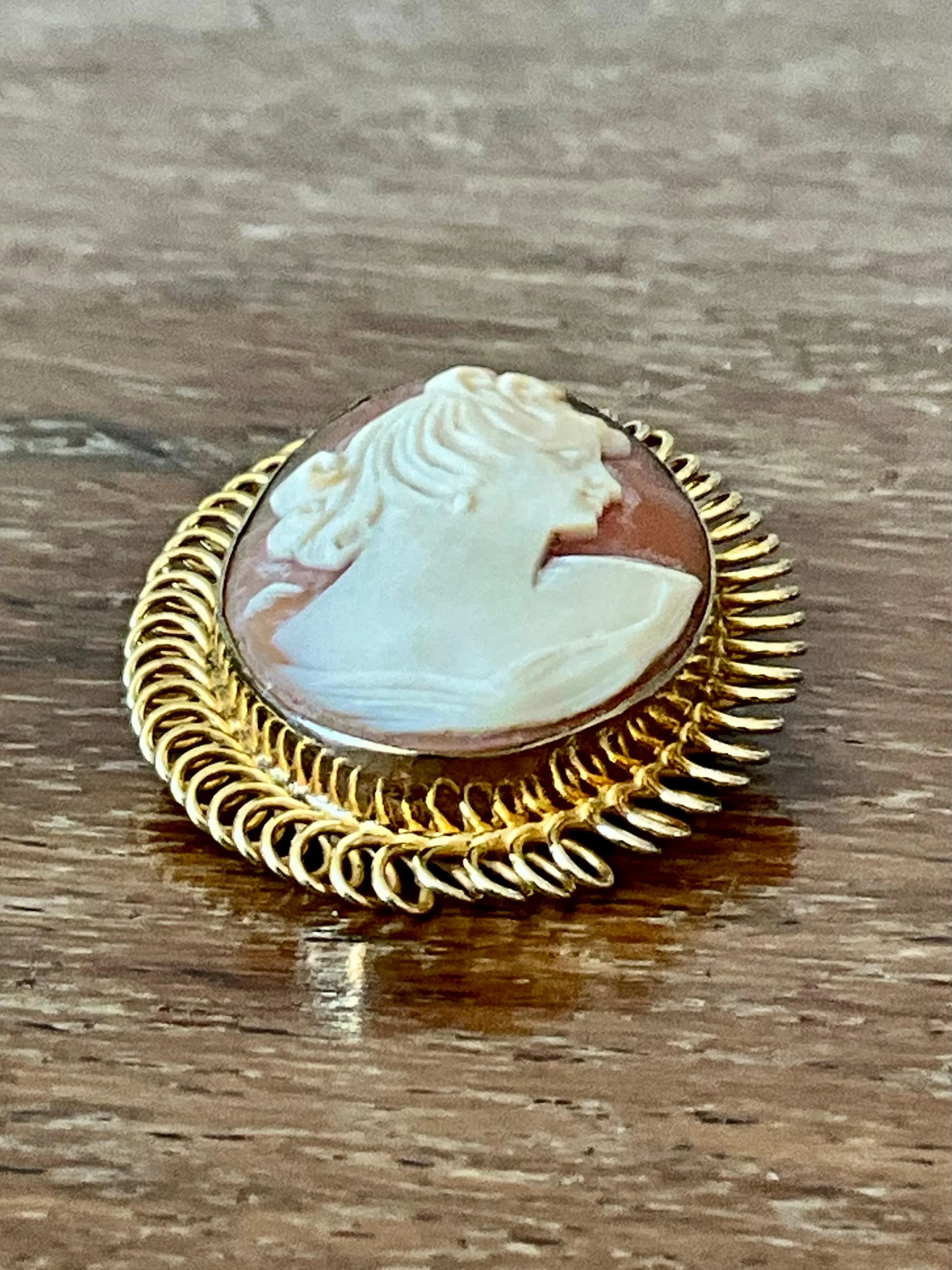 Vintage Victorian 12k Handcarved Cameo Pendant — additional photo 4