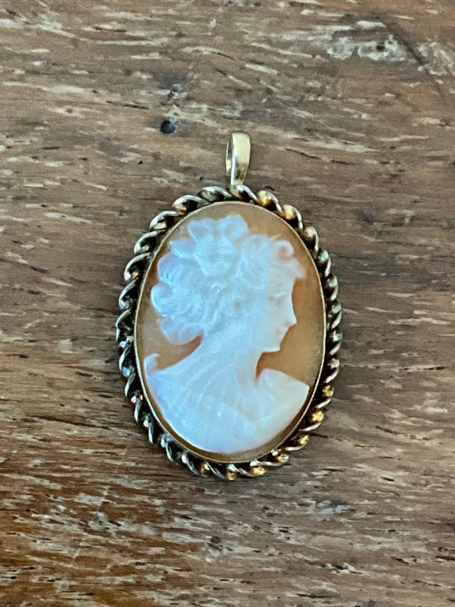 Vintage Victorian 12k Handcarved Cameo Pendant Brooch — additional photo 6