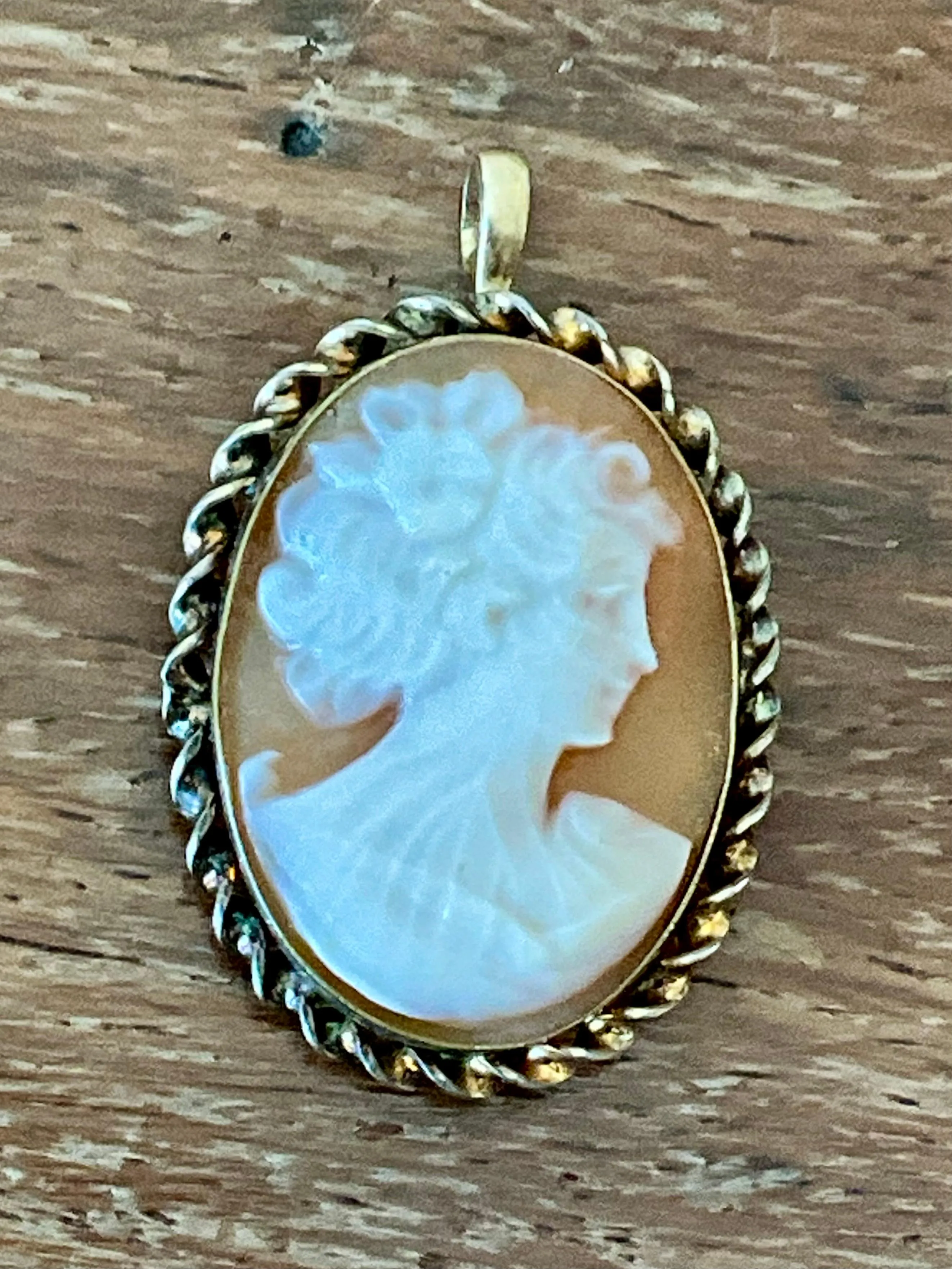 Vintage Victorian 12k Handcarved Cameo Pendant Brooch — additional photo 7