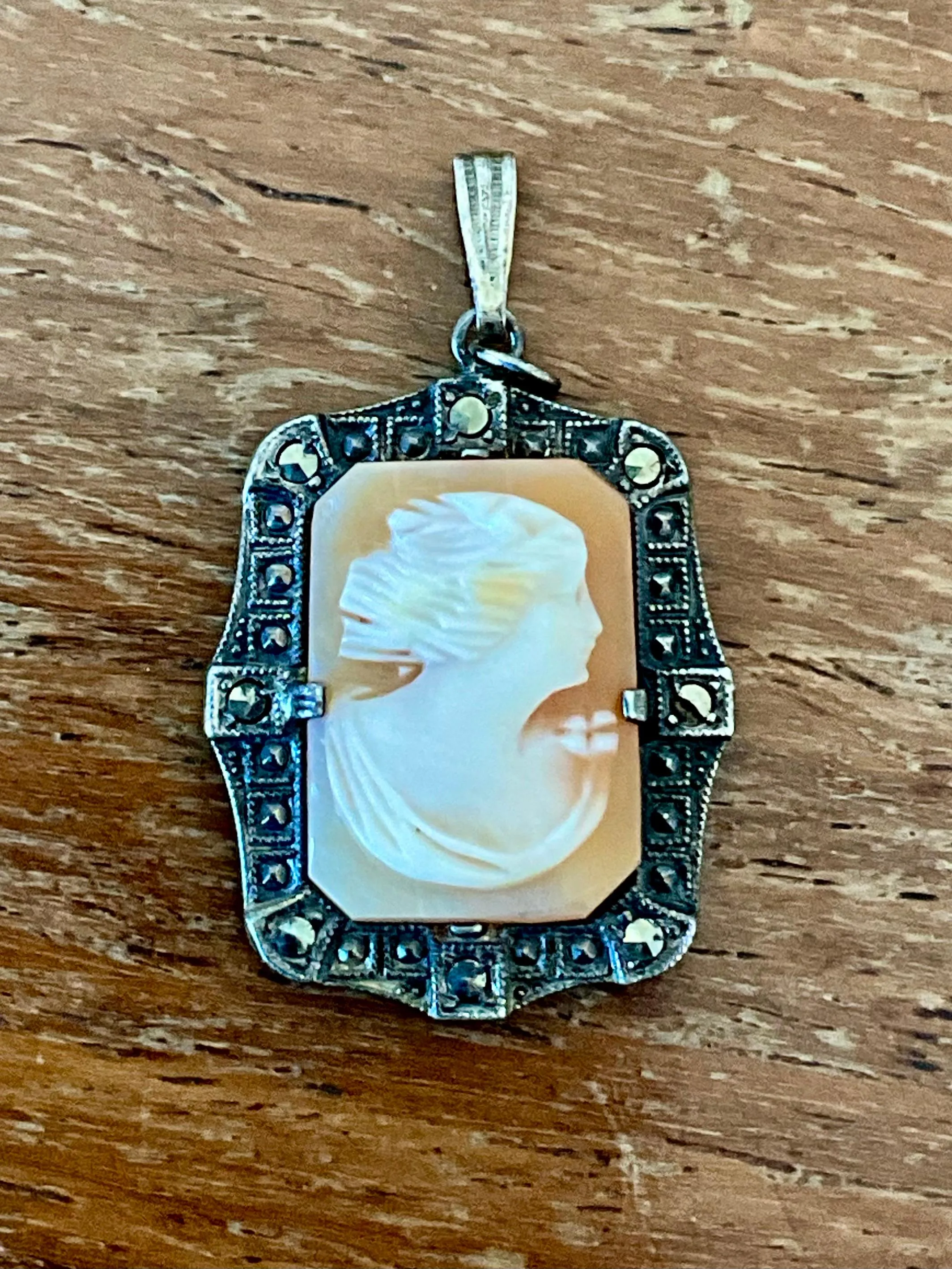Vintage Art Deco Sterling Silver Carved Cameo Pendentif — additional photo 1