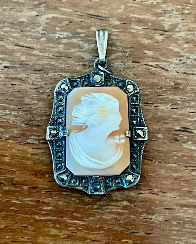 Vintage Art Deco Sterling Silver Carved Cameo Pendentif — additional photo 2