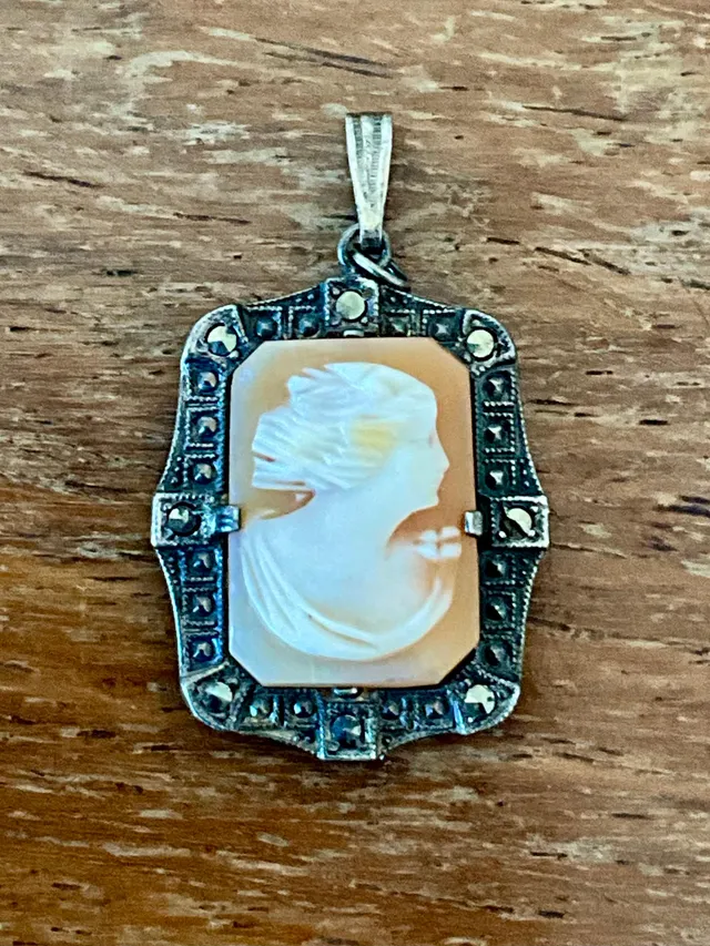 Vintage Art Deco Sterling Silver Carved Cameo Pendentif — additional photo 3