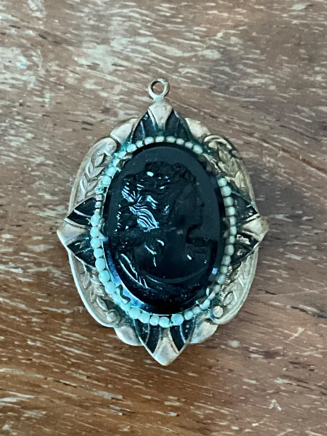 Vintage Art Deco Black Cameo Locket Pendant — additional photo 1