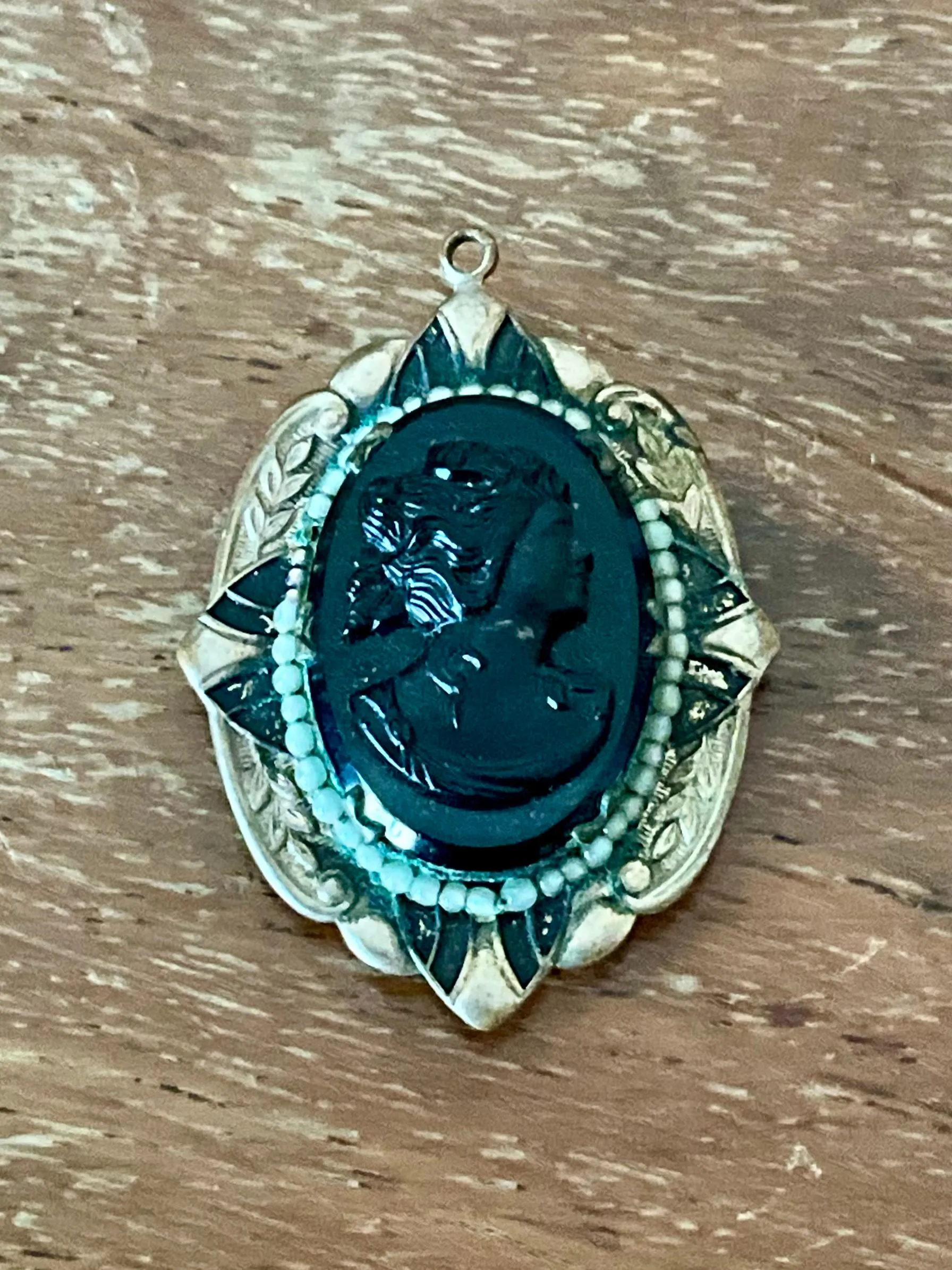 Vintage Art Deco Black Cameo Locket Pendant — additional photo 3