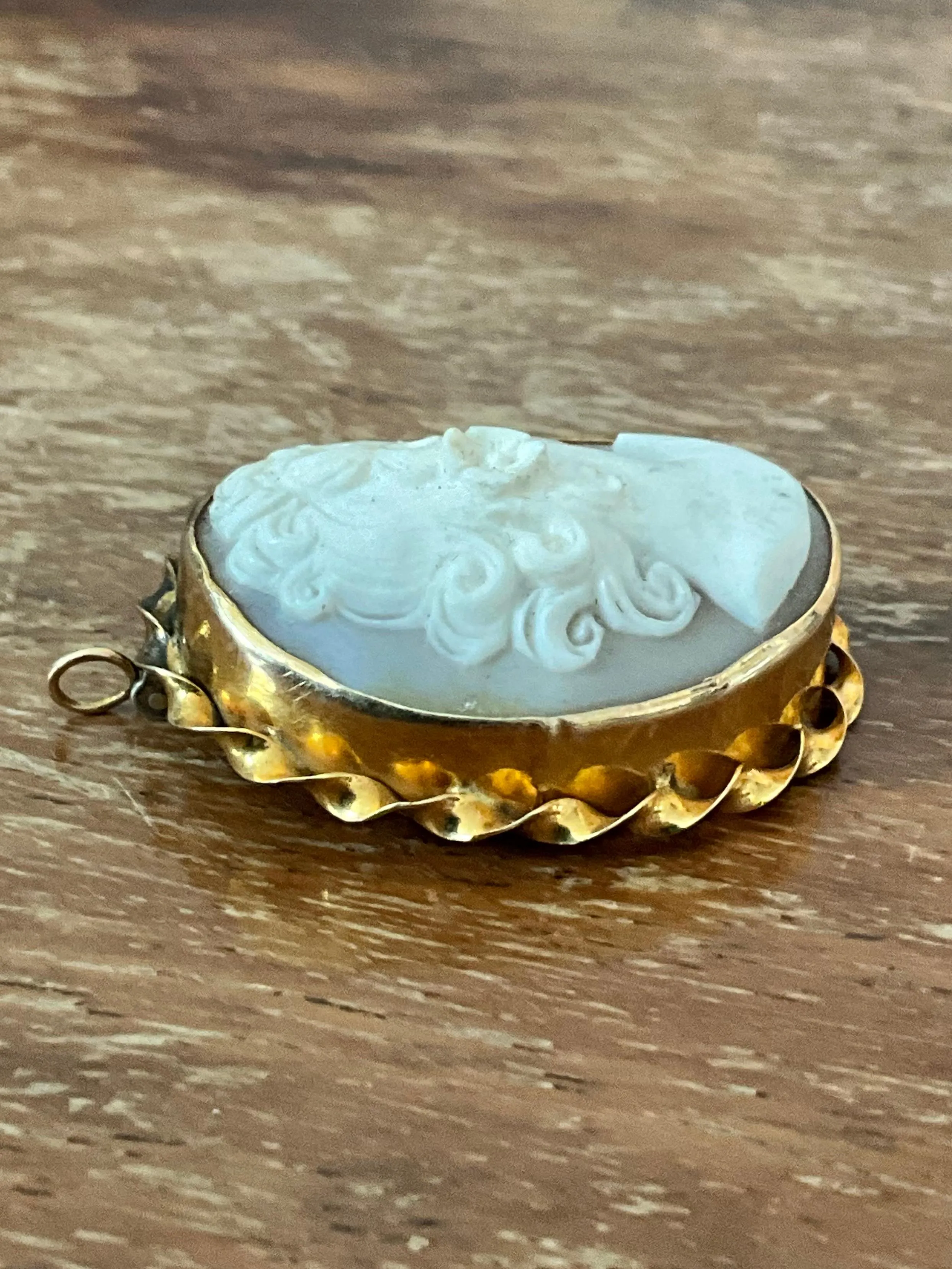 Vintage Victorian Cameo Pendant — additional photo 8
