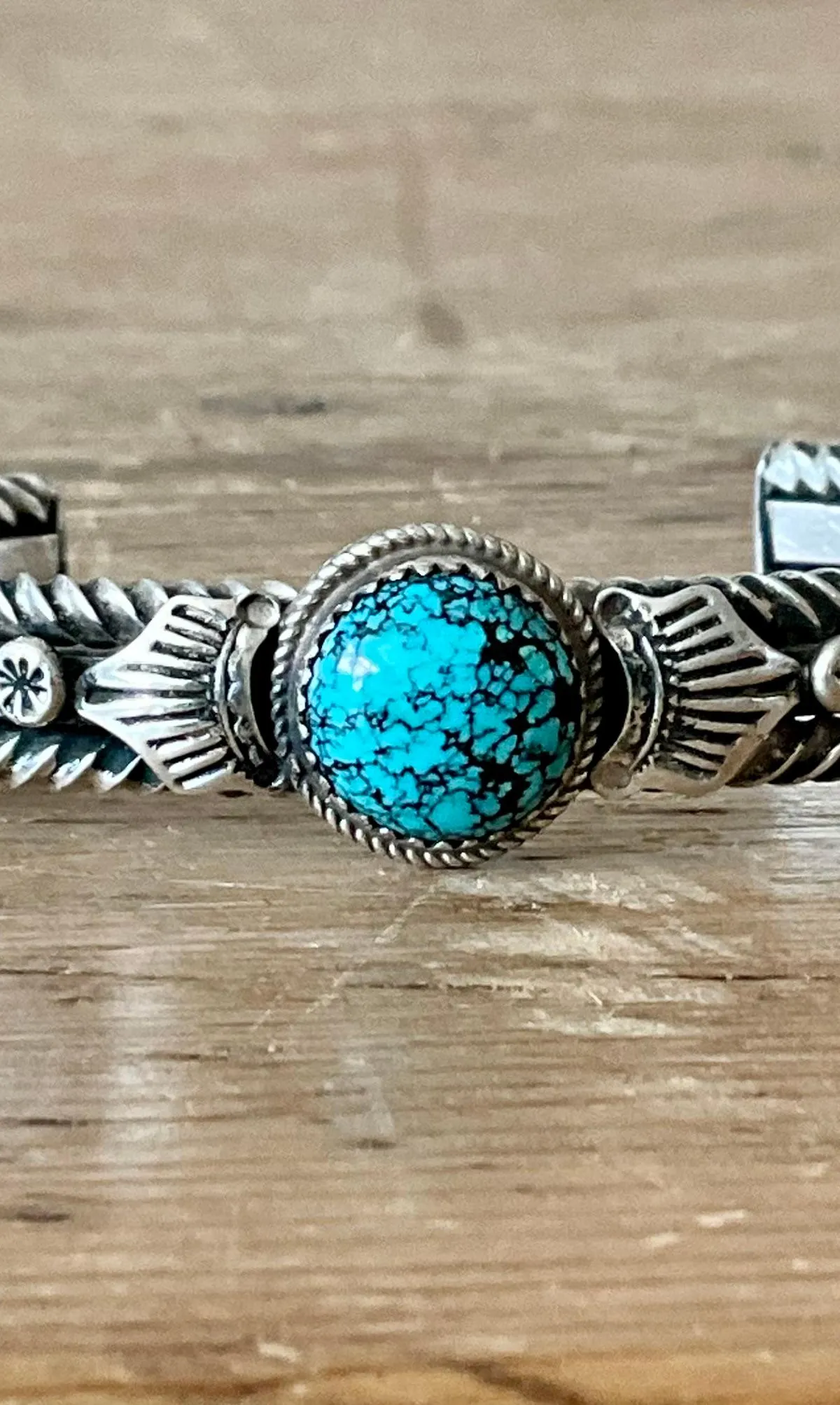 Vintage Navajo Turquoise Sterling Silver Cuff — additional photo 3