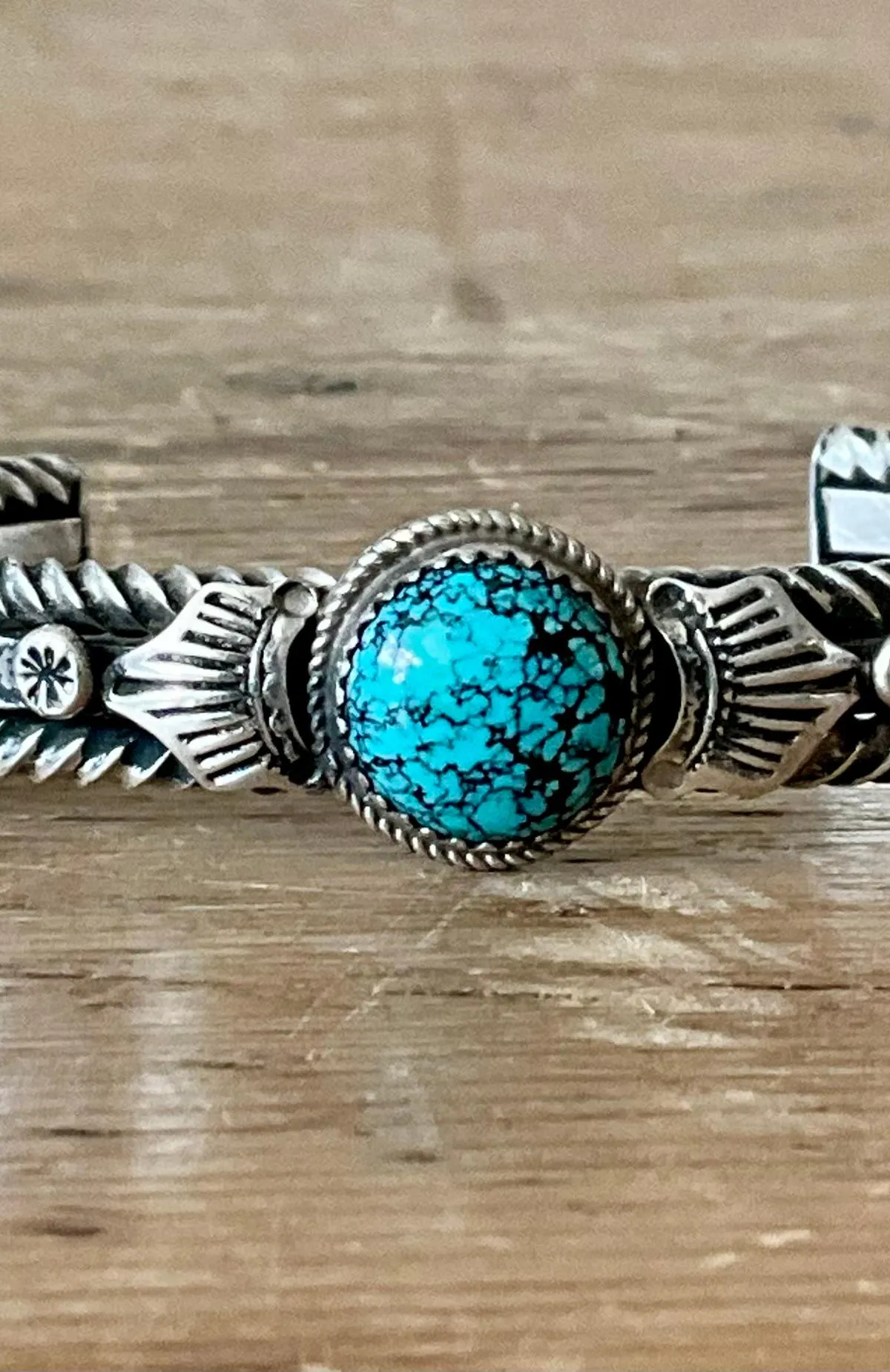 Vintage Navajo Turquoise Sterling Silver Cuff — additional photo 5