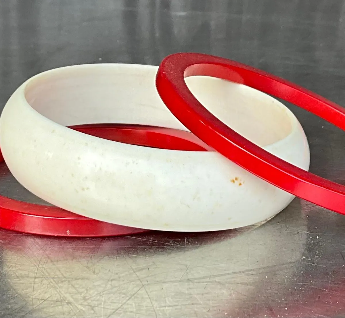 Vintage Red & White Bangle Set — additional photo 4