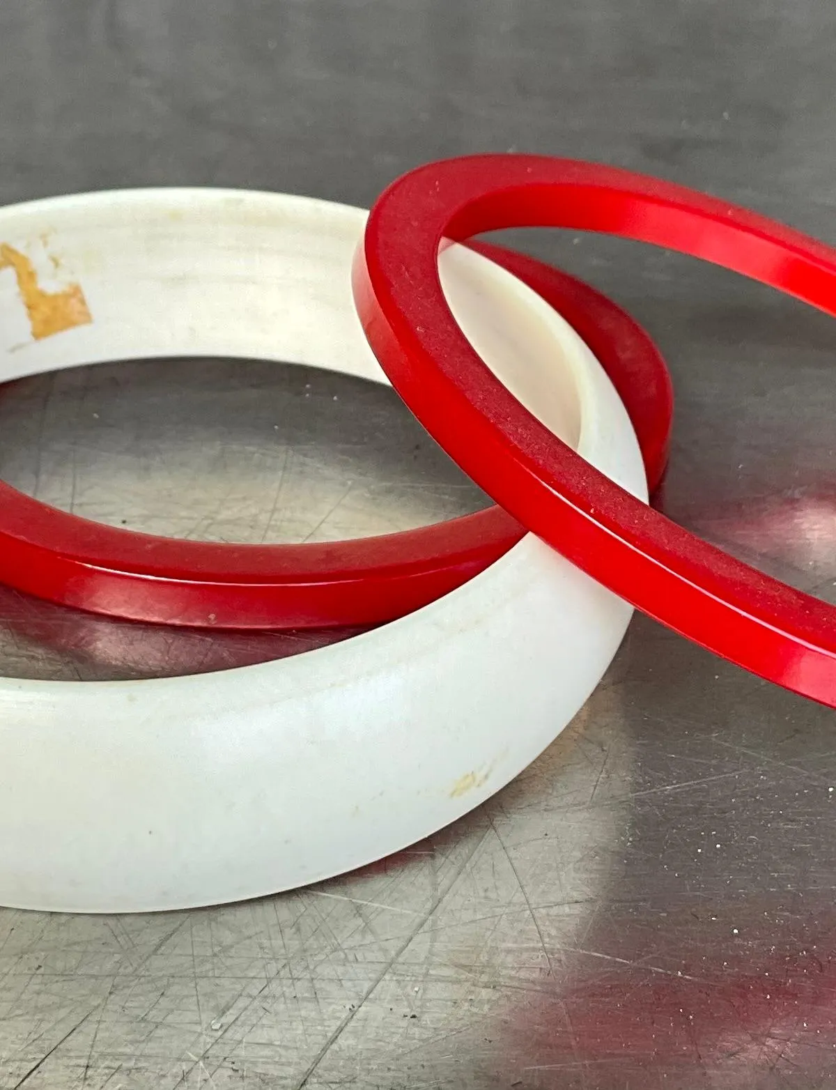 Vintage Red & White Bangle Set — additional photo 6