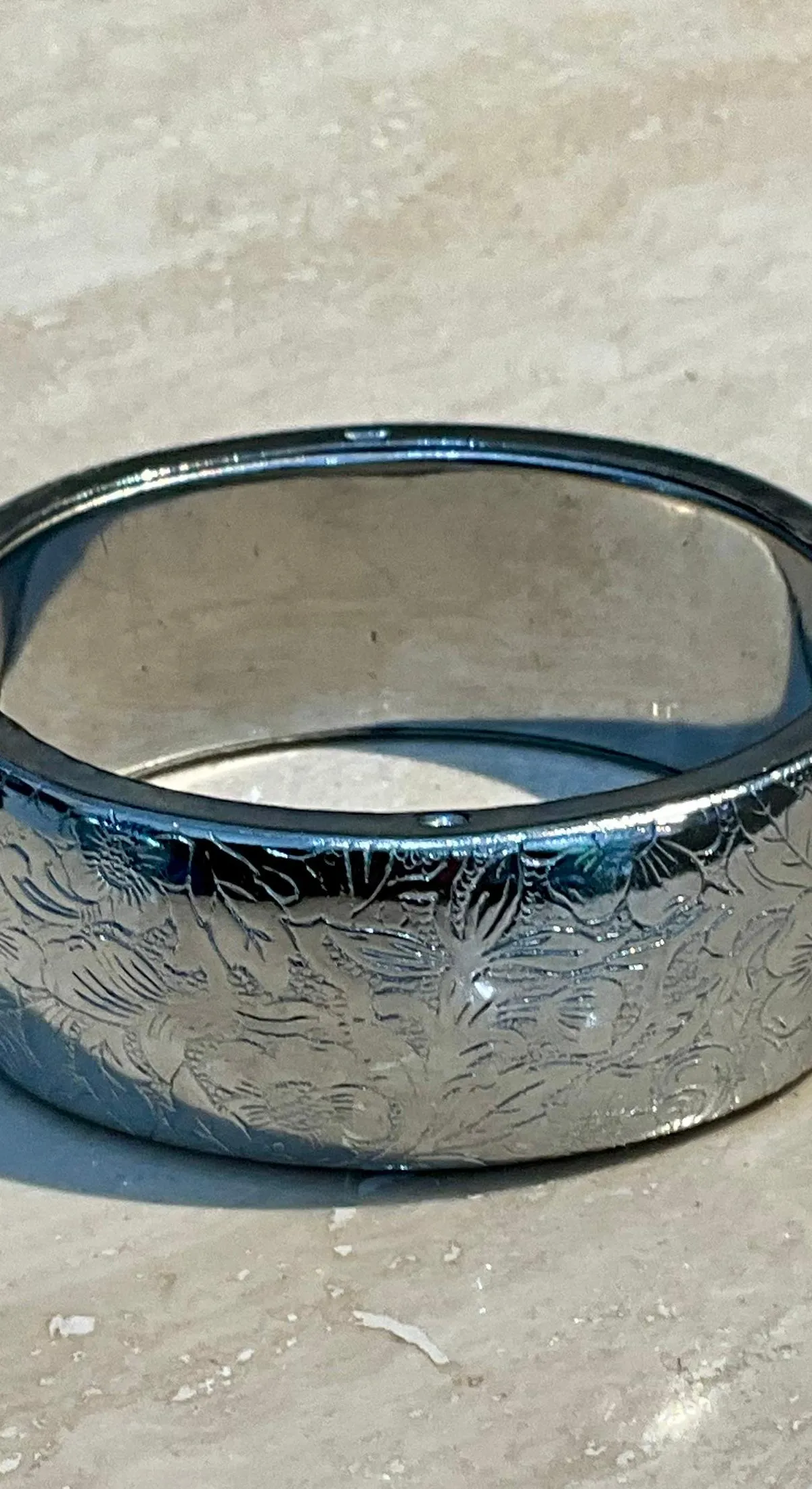 Vintage Silver Toned Floral Hinged Bangle — additional photo 1