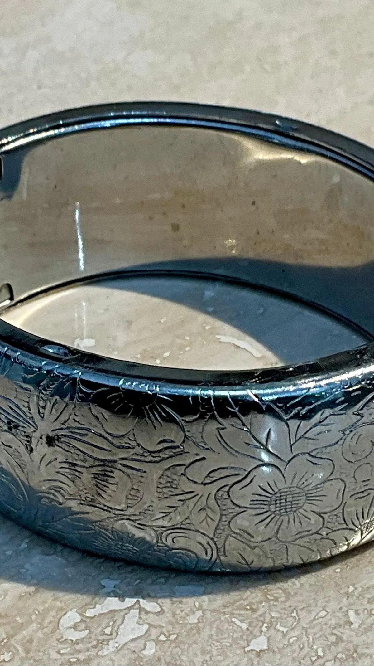 Vintage Silver Toned Floral Hinged Bangle — additional photo 3