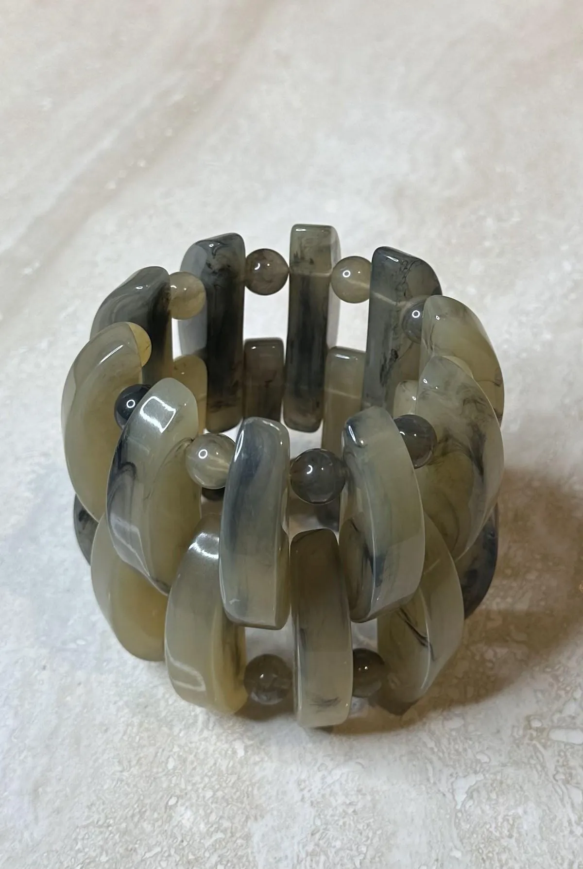 Vintage Boho Gray Lucite Stretch Bracelet — additional photo 2