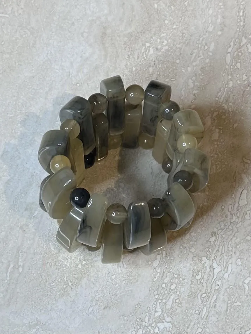 Vintage Boho Gray Lucite Stretch Bracelet — additional photo 3