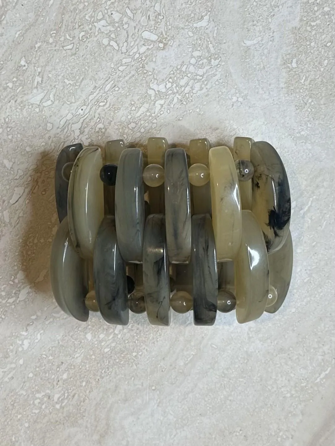 Vintage Boho Gray Lucite Stretch Bracelet — additional photo 4