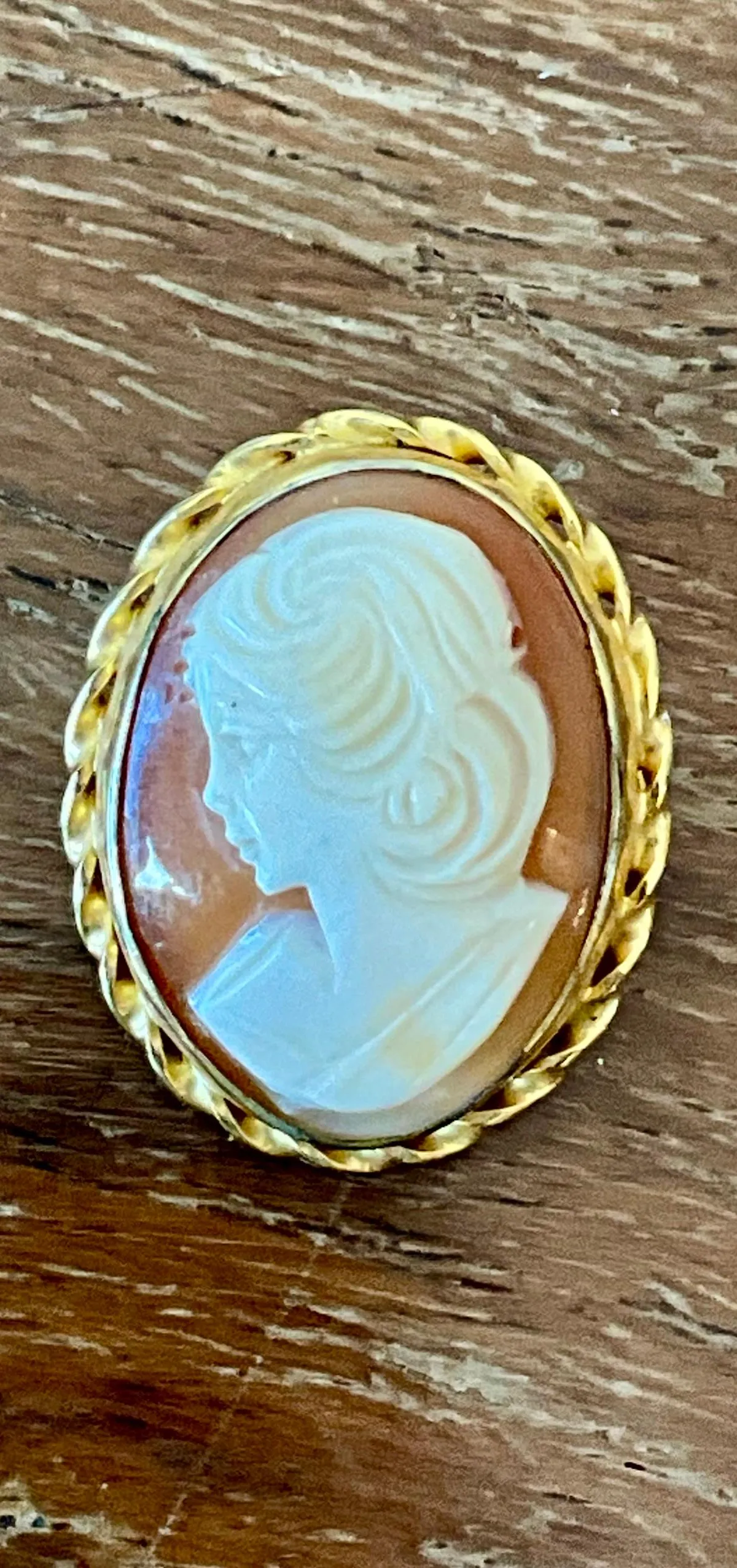 Vintage Victorian 12k Handcarved Cameo Pendant Brooch — additional photo 3
