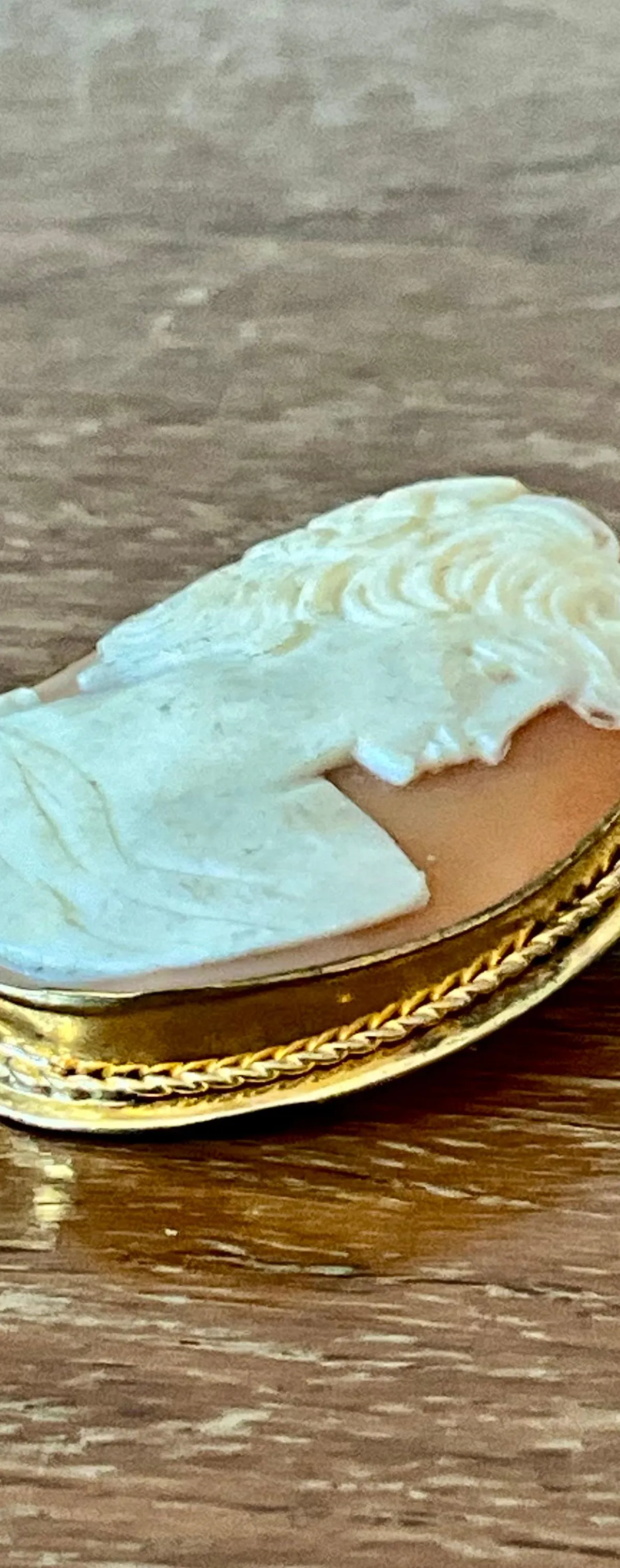 Vintage Victorian Carved Shell Cameo Pendant Brooch — additional photo 4