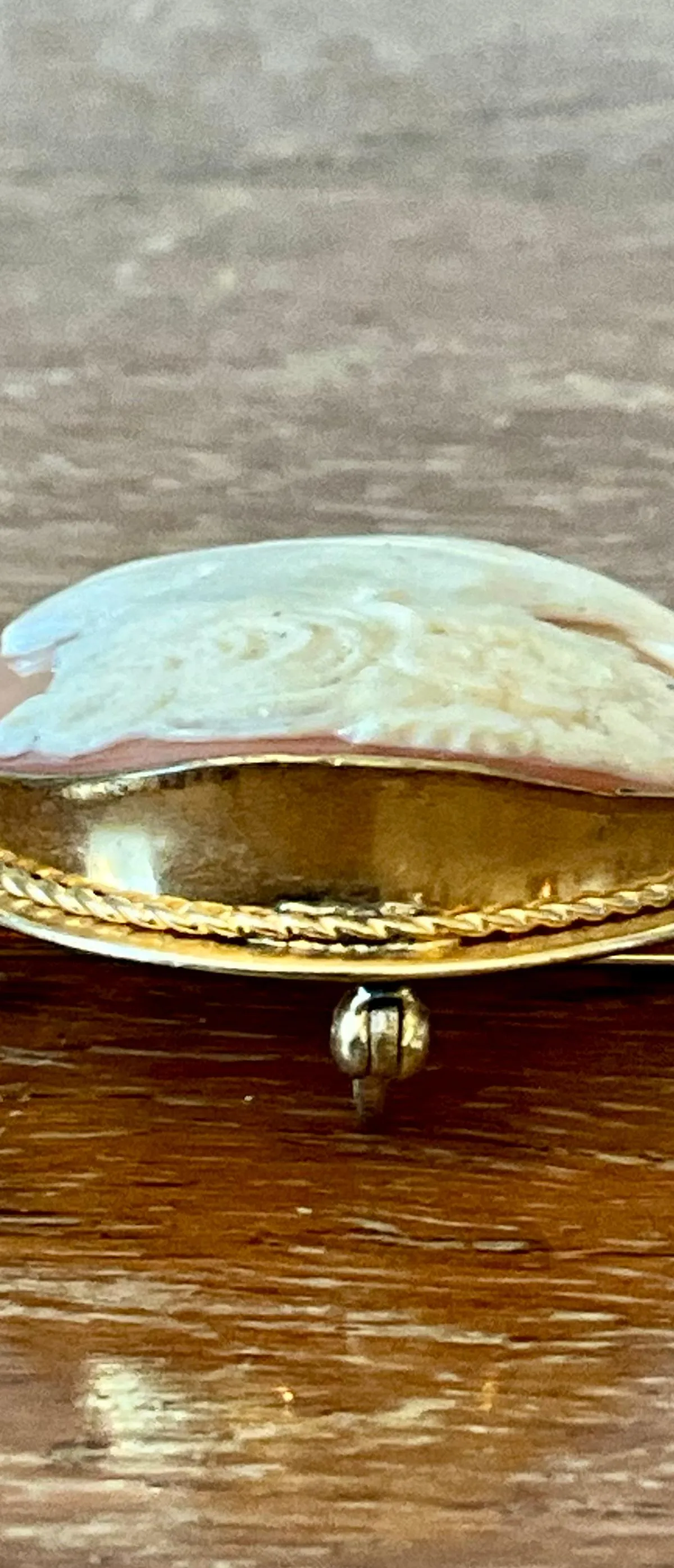 Vintage Victorian Carved Shell Cameo Pendant Brooch — additional photo 6
