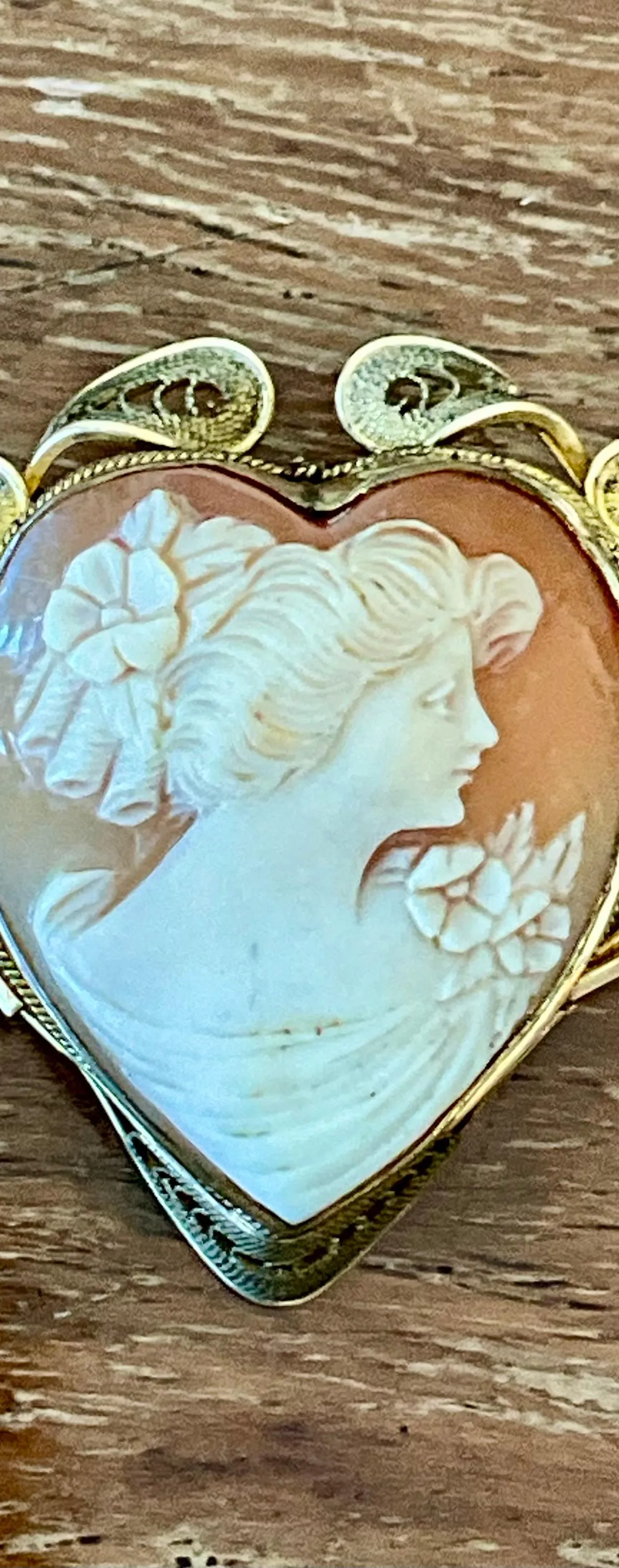 Vintage Victorian 12k Carved Shell Cameo Heart Brooch — additional photo 2