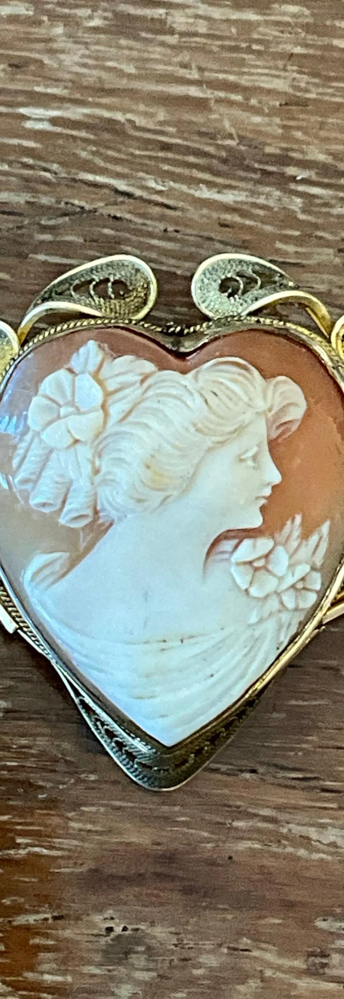 Vintage Victorian 12k Carved Shell Cameo Heart Brooch — additional photo 3