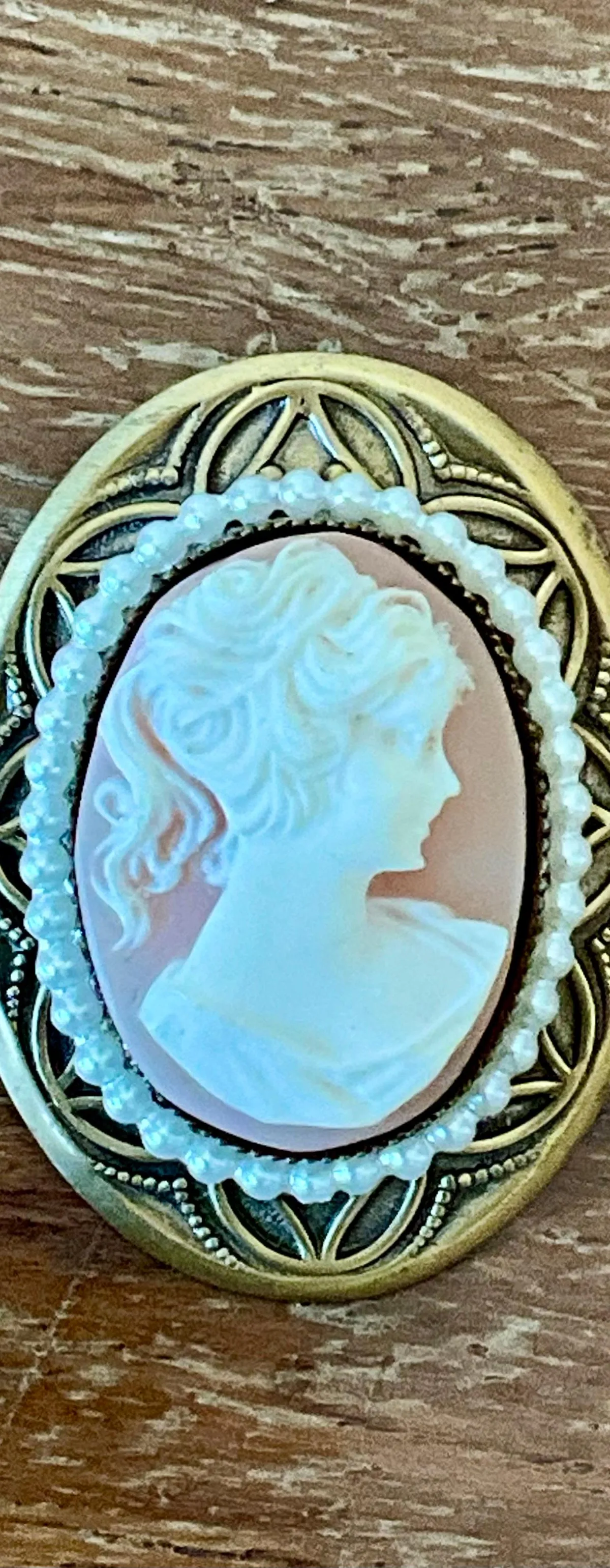 Vintage Gold Tone Cameo Pendant Brooch with Faux Pearl Border — additional photo 1