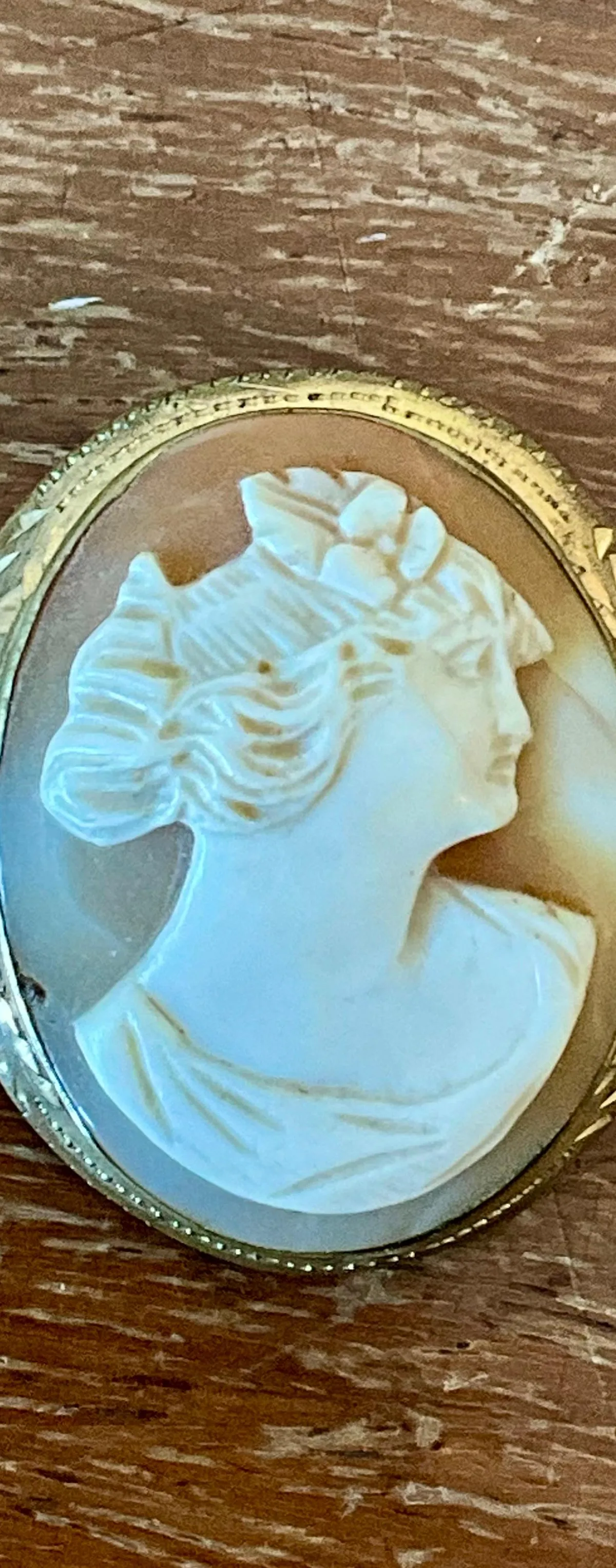 Vintage Victorian Carved Shell Cameo Brooch — additional photo 1
