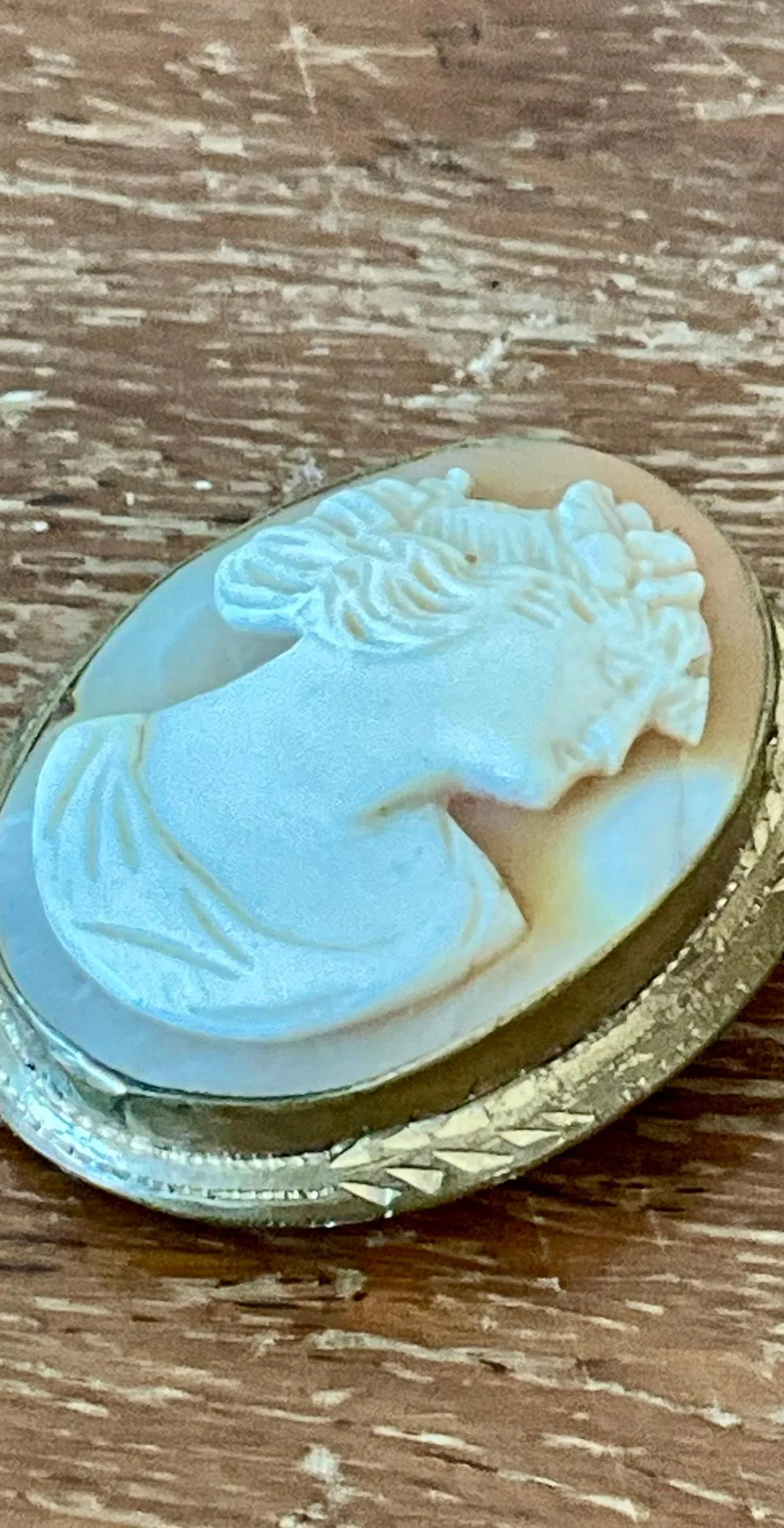 Vintage Victorian Carved Shell Cameo Brooch — additional photo 3