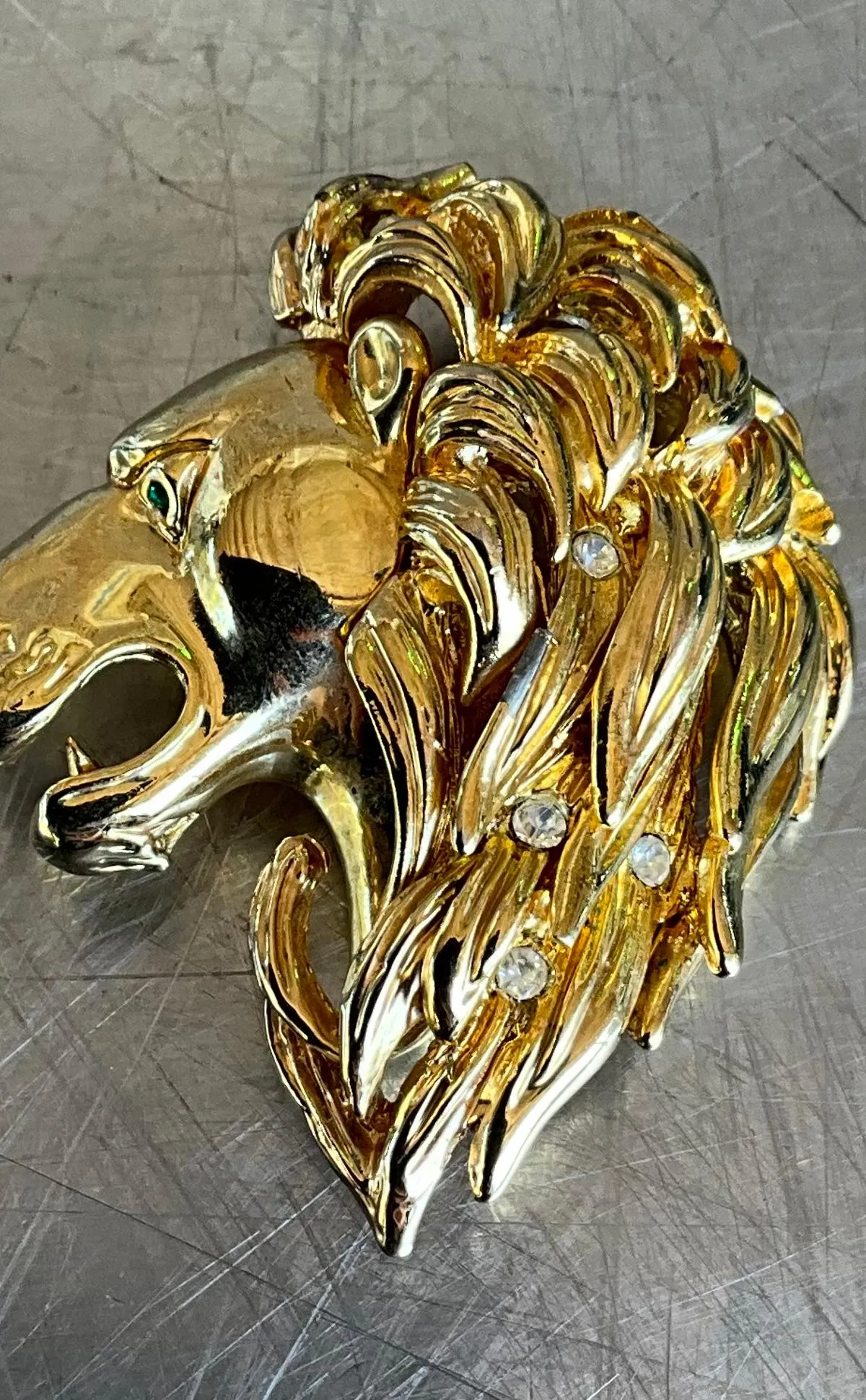 Vintage Lion's Head Gold Tone Brooch with Rhinestone Eye — additional photo 1