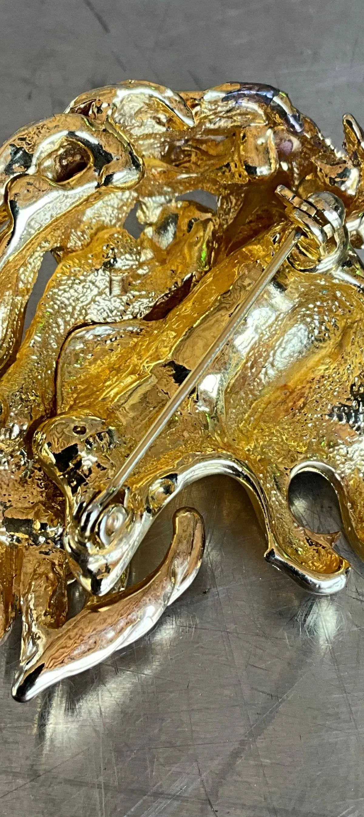 Vintage Lion's Head Gold Tone Brooch with Rhinestone Eye — additional photo 8