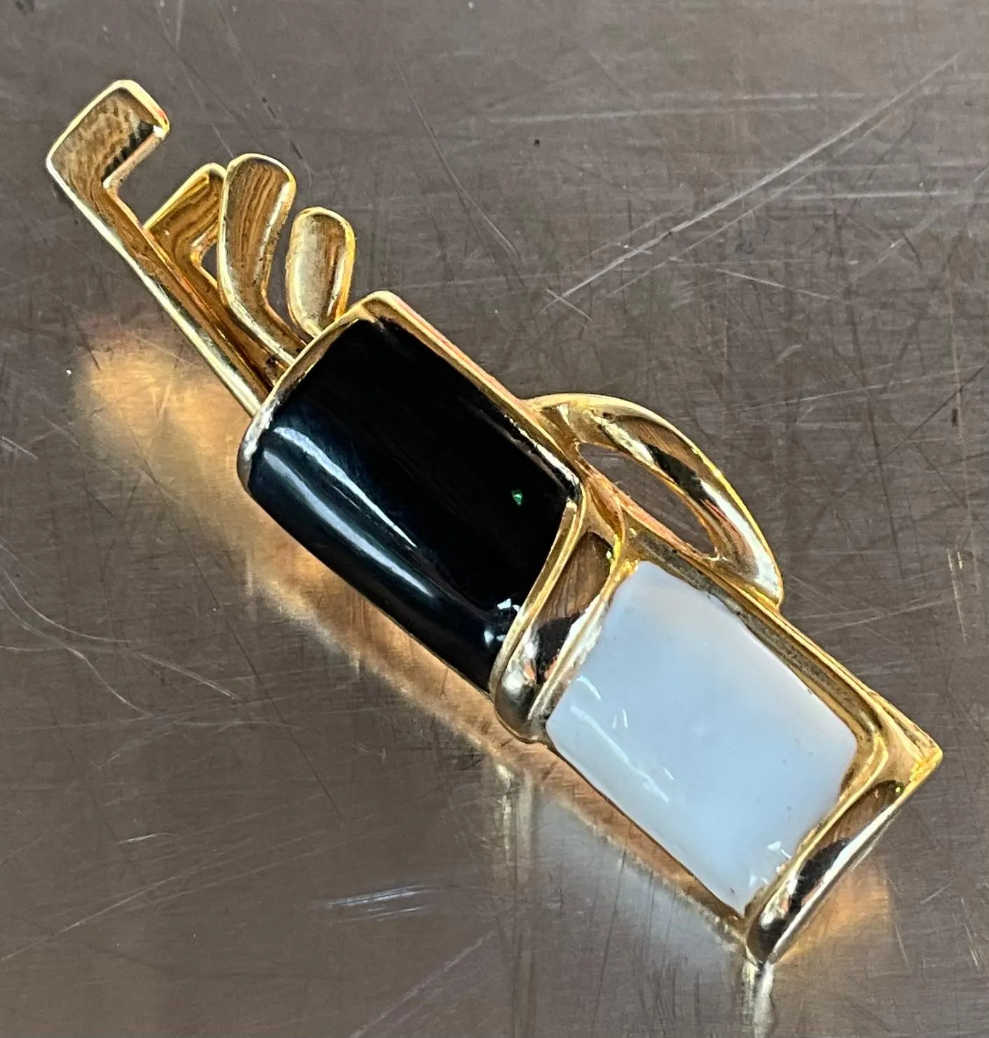 Vintage Black/White Enamel Golf Bag Brooch — additional photo 1