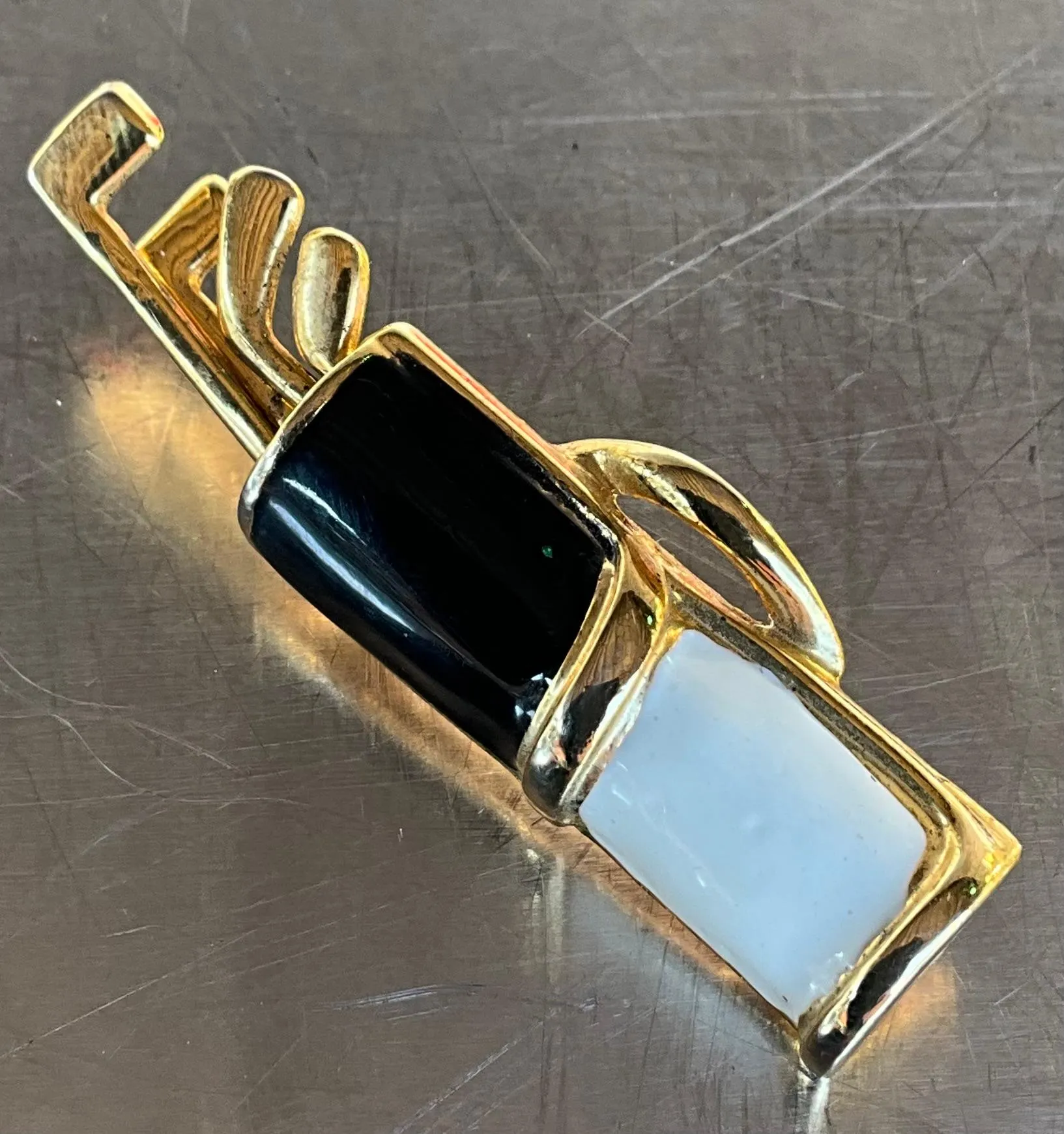 Vintage Black/White Enamel Golf Bag Brooch — additional photo 2