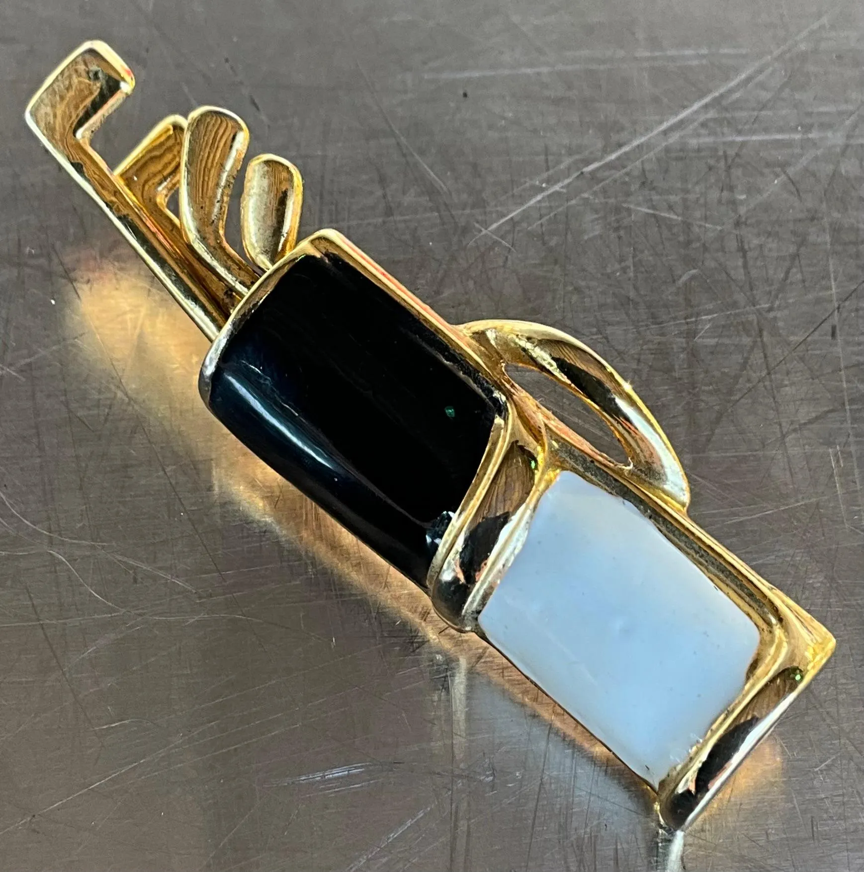 Vintage Black/White Enamel Golf Bag Brooch — additional photo 3