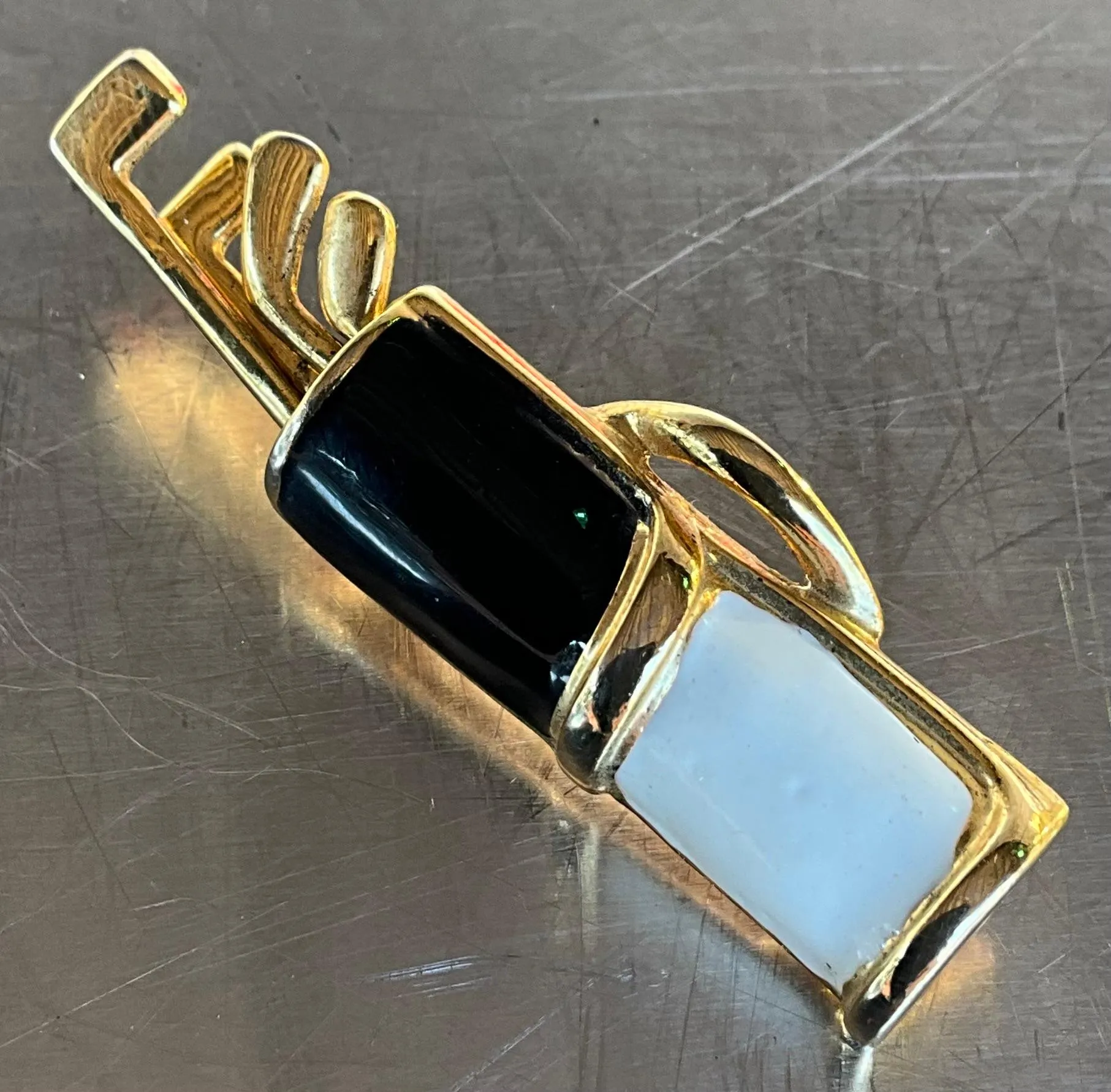 Vintage Black/White Enamel Golf Bag Brooch — additional photo 4