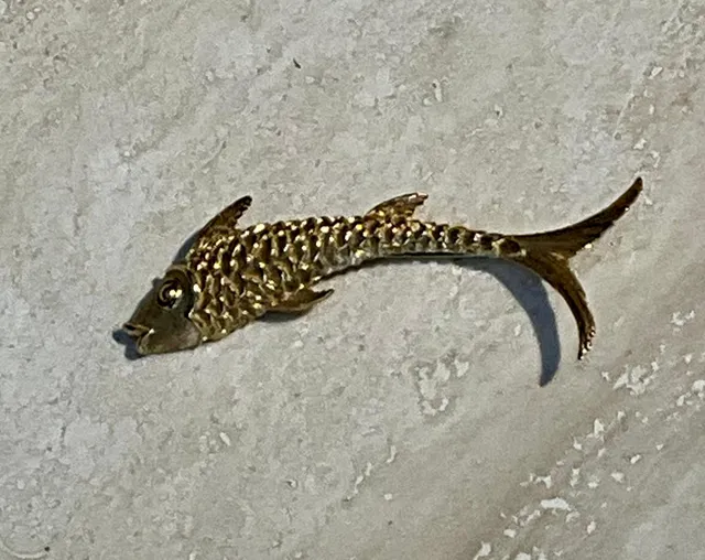 Vintage Golden Fish Brooch — additional photo 2
