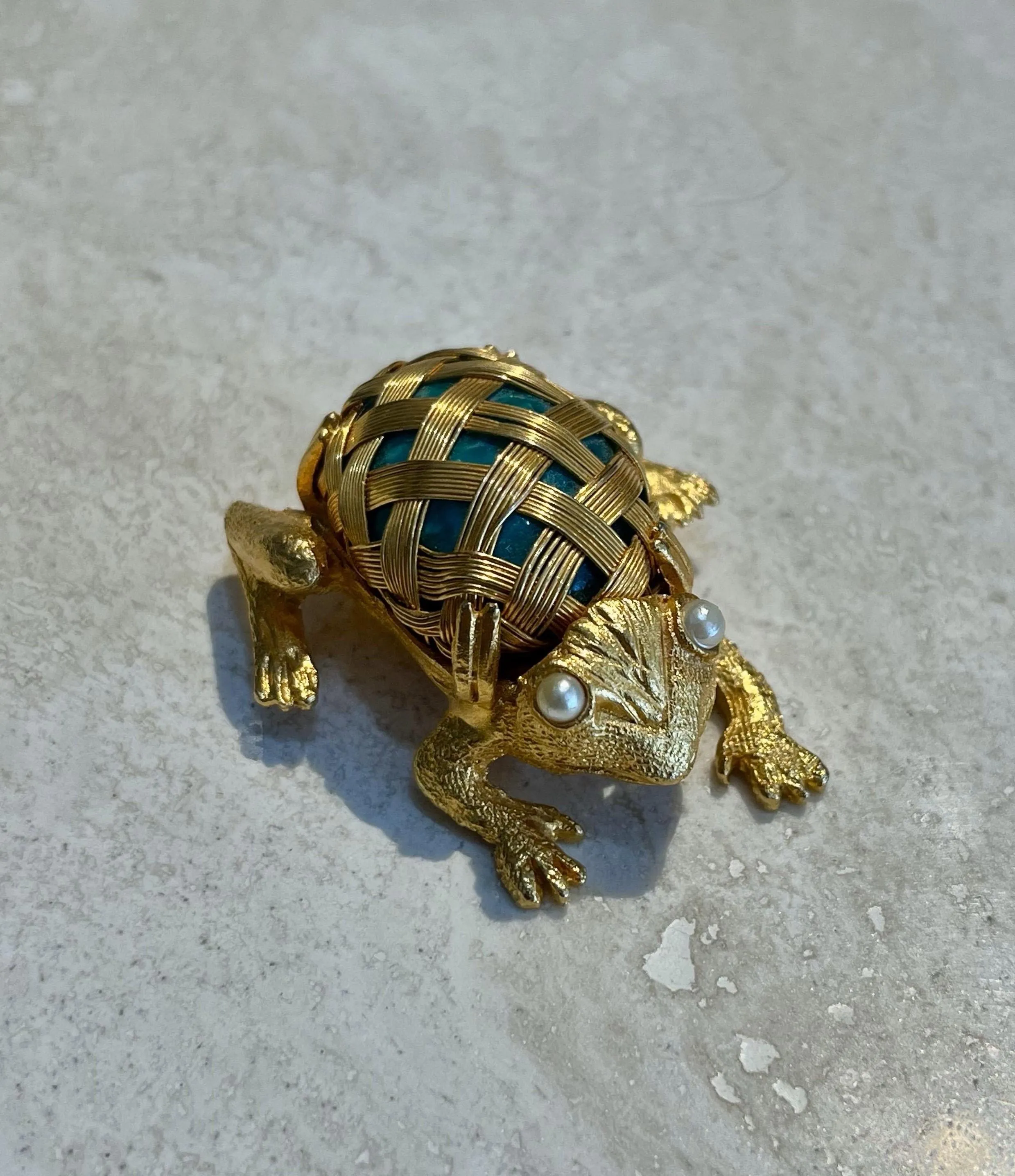 Vintage Wire Wrapped Jewel Frog Brooch — additional photo 2
