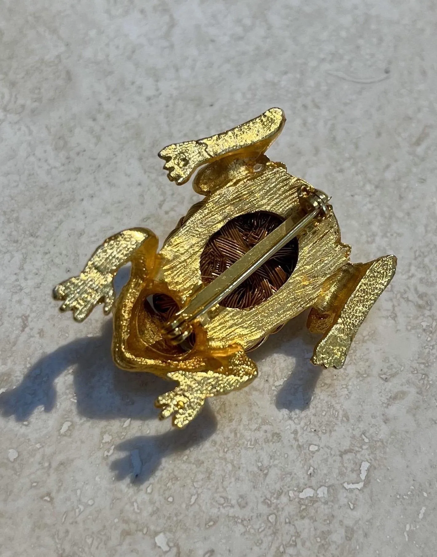 Vintage Wire Wrapped Jewel Frog Brooch — additional photo 4