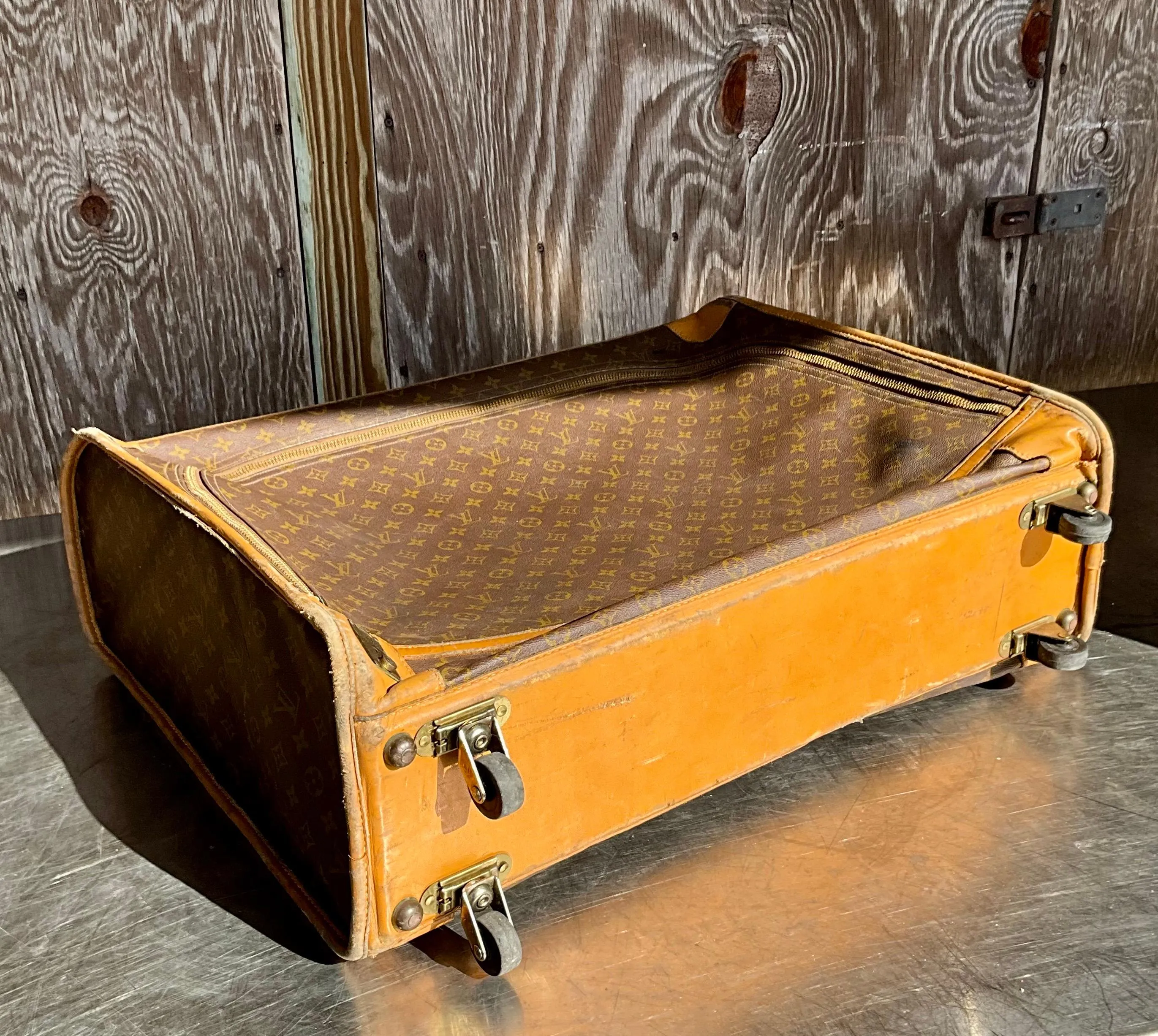 Vintage Louis Vuitton XL Trunk with Wheels — additional photo 5