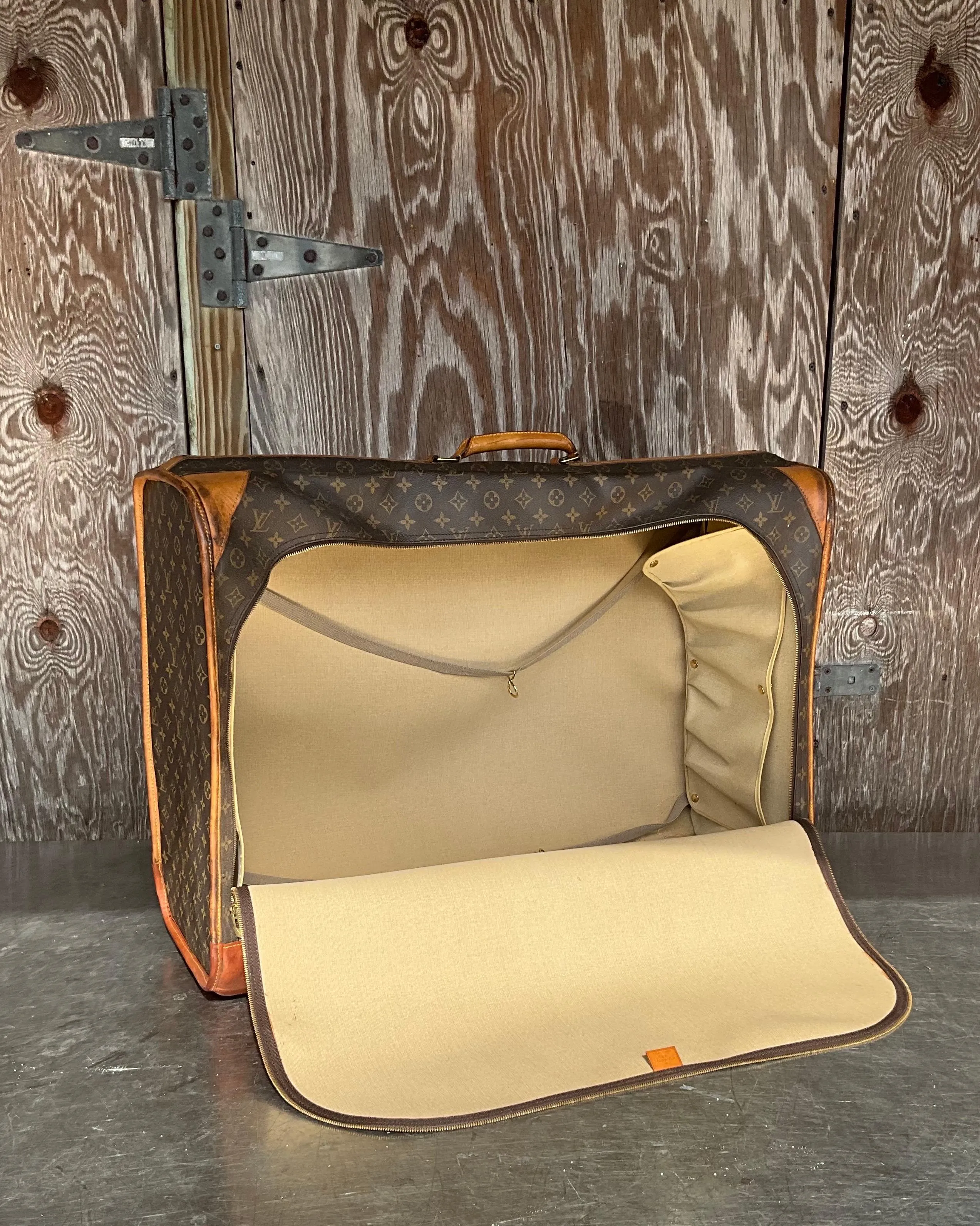 Vintage Louis Vuitton Monogram Pullman Suitcase — additional photo 3