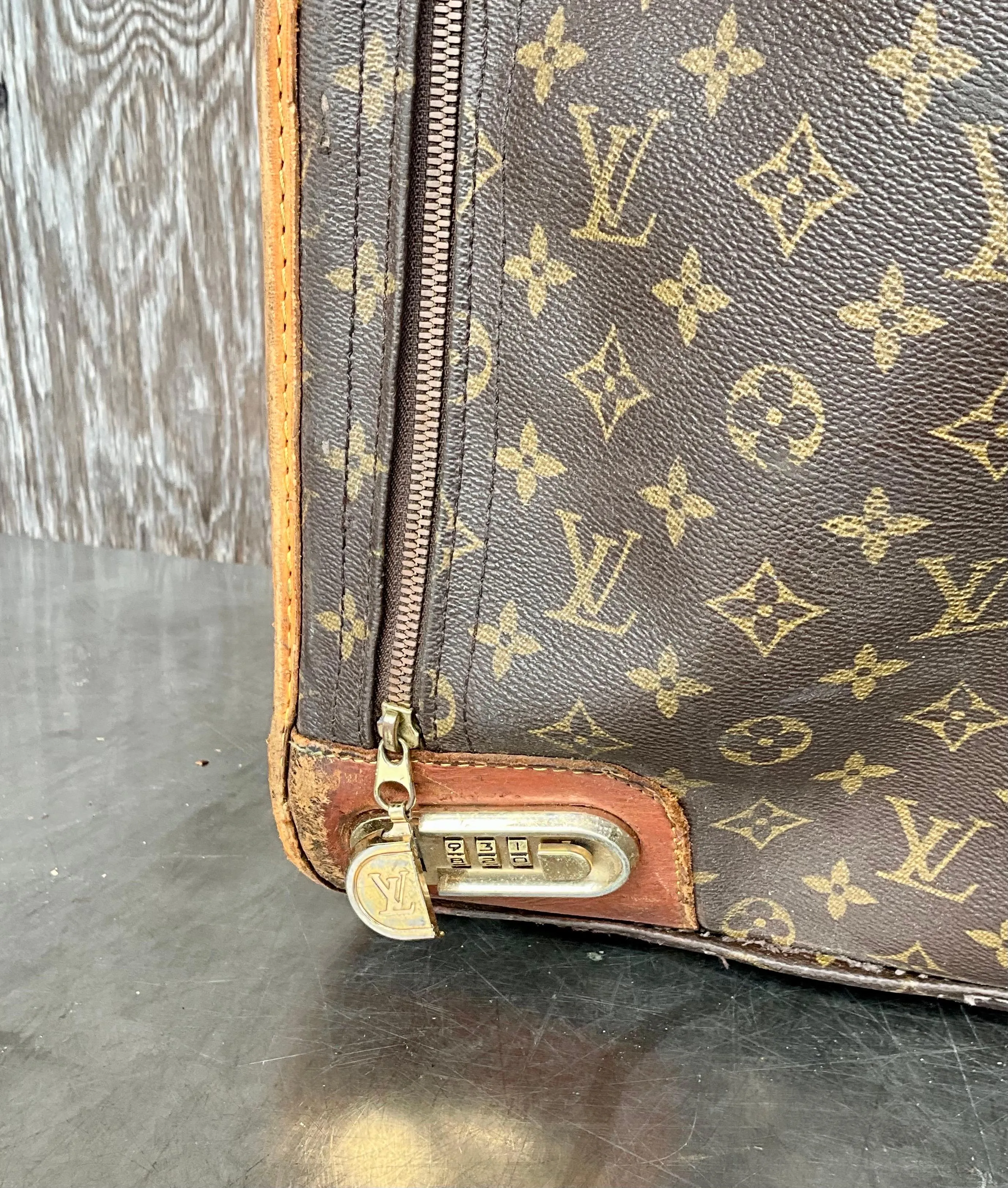 Vintage Louis Vuitton Monogram Pullman Suitcase — additional photo 5