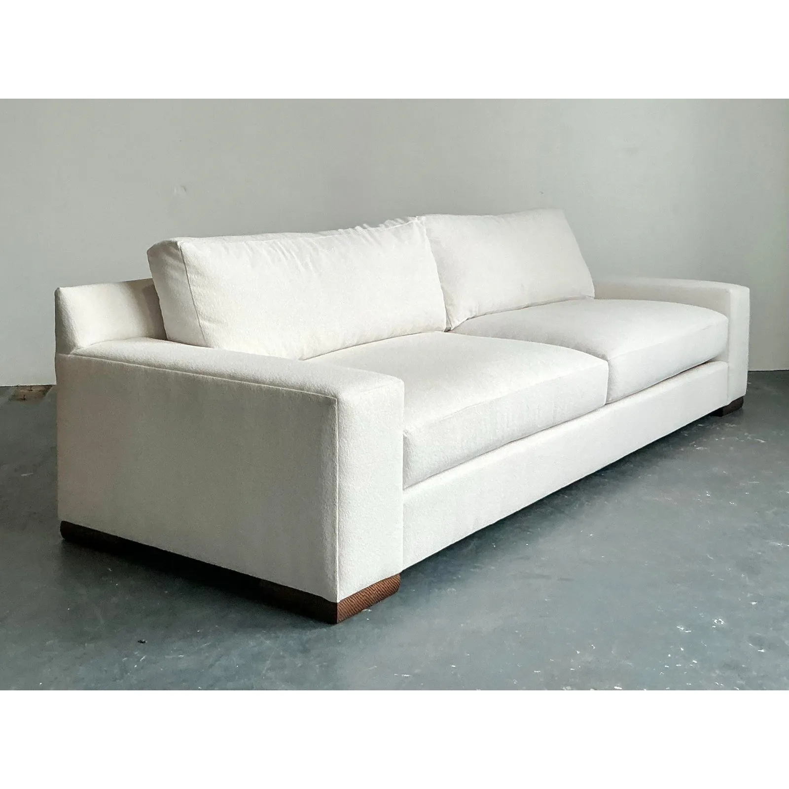 Hickory Chair Vintage Flat Arm Long Sofa — additional photo 4