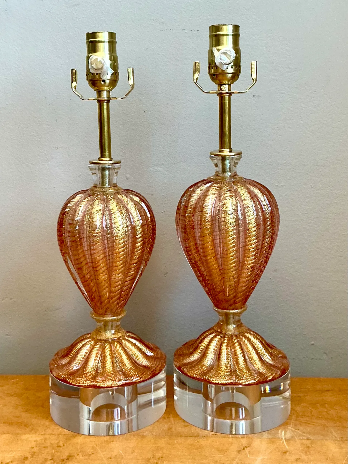 Vintage Murano Glass Lamps with Lucite Bases - Pair — additional photo 7