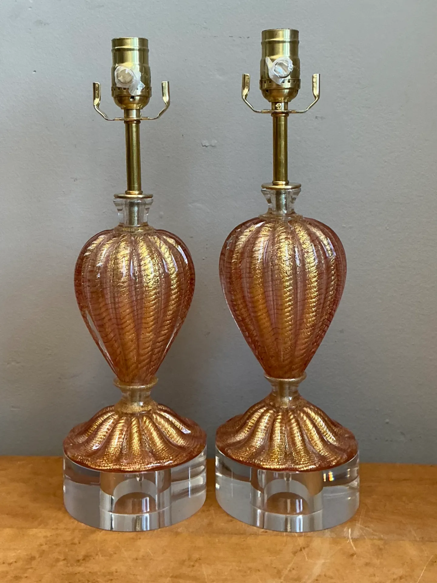 Vintage Murano Glass Lamps with Lucite Bases - Pair — additional photo 8