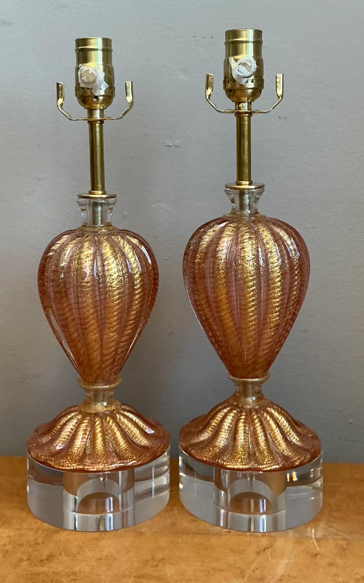 Vintage Murano Glass Lamps with Lucite Bases - Pair — additional photo 8