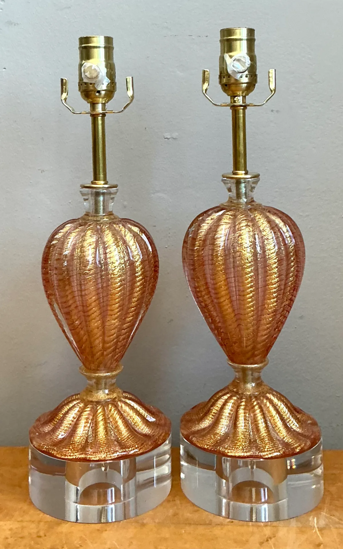 Vintage Murano Glass Lamps with Lucite Bases - Pair — additional photo 2